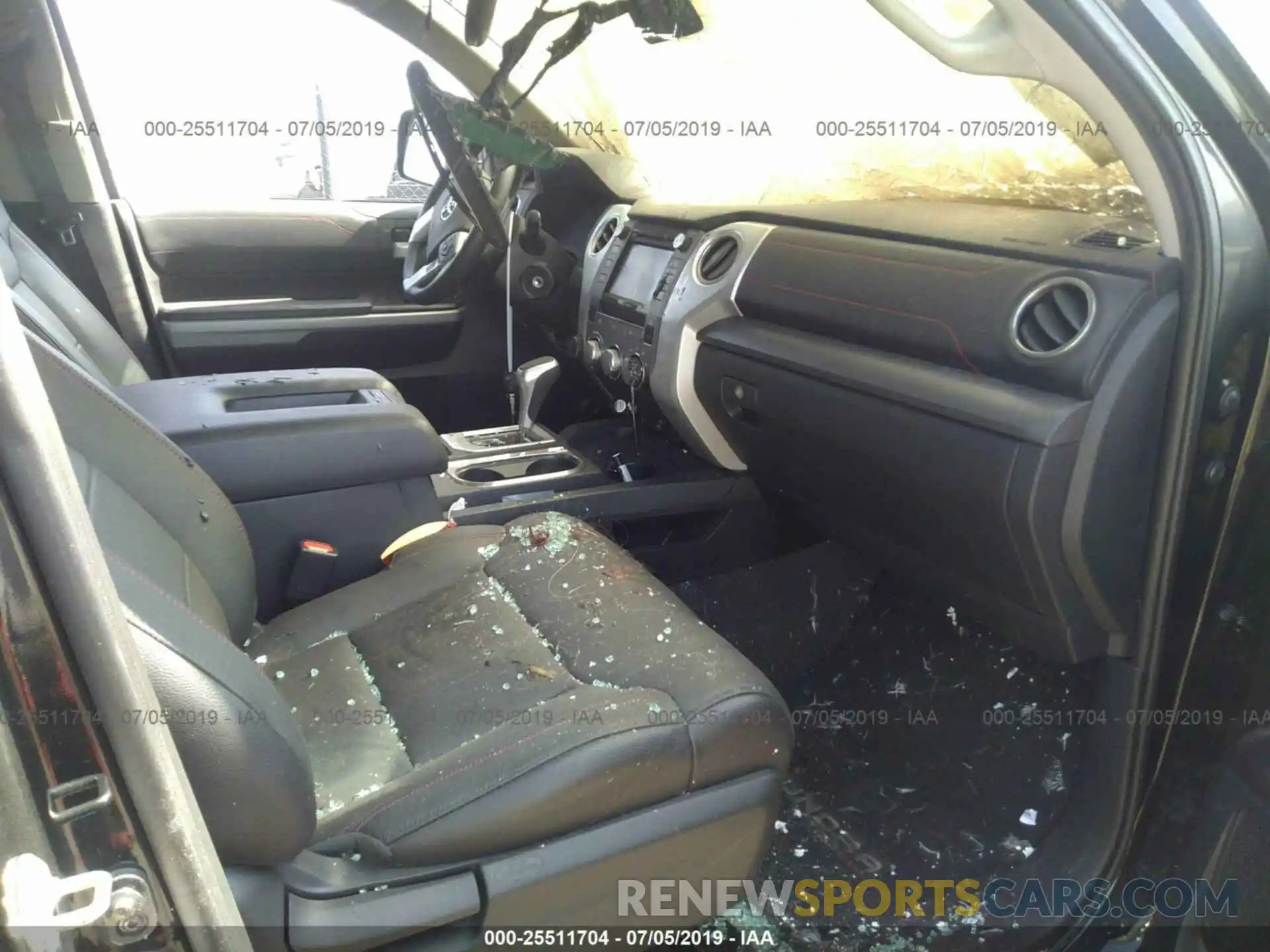 5 Photograph of a damaged car 5TFDY5F13KX821014 TOYOTA TUNDRA 2019