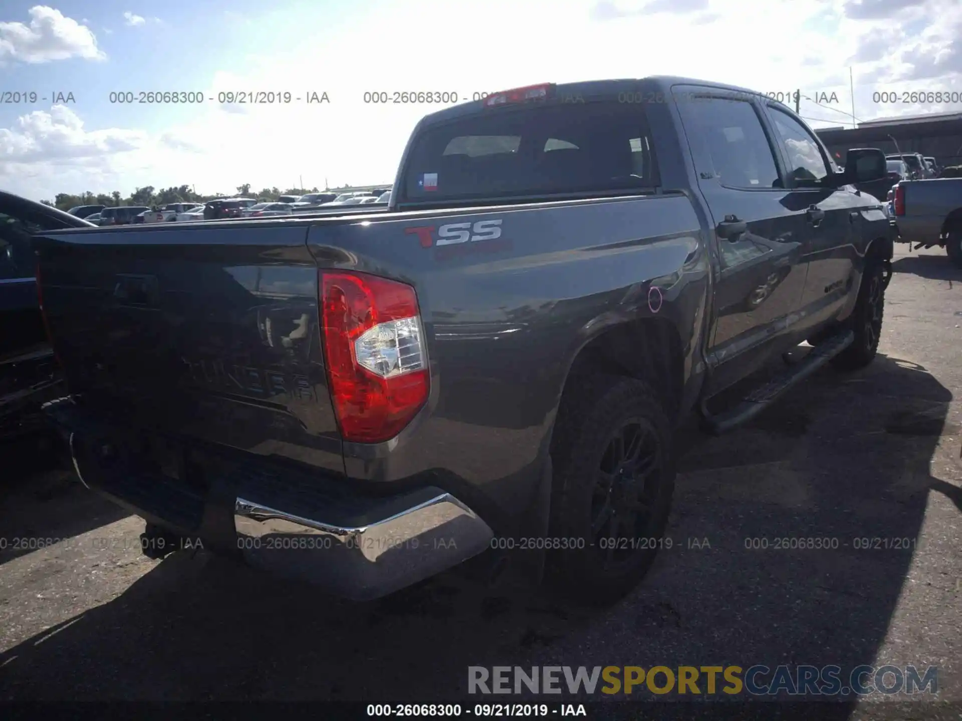 4 Photograph of a damaged car 5TFDY5F13KX828500 TOYOTA TUNDRA 2019