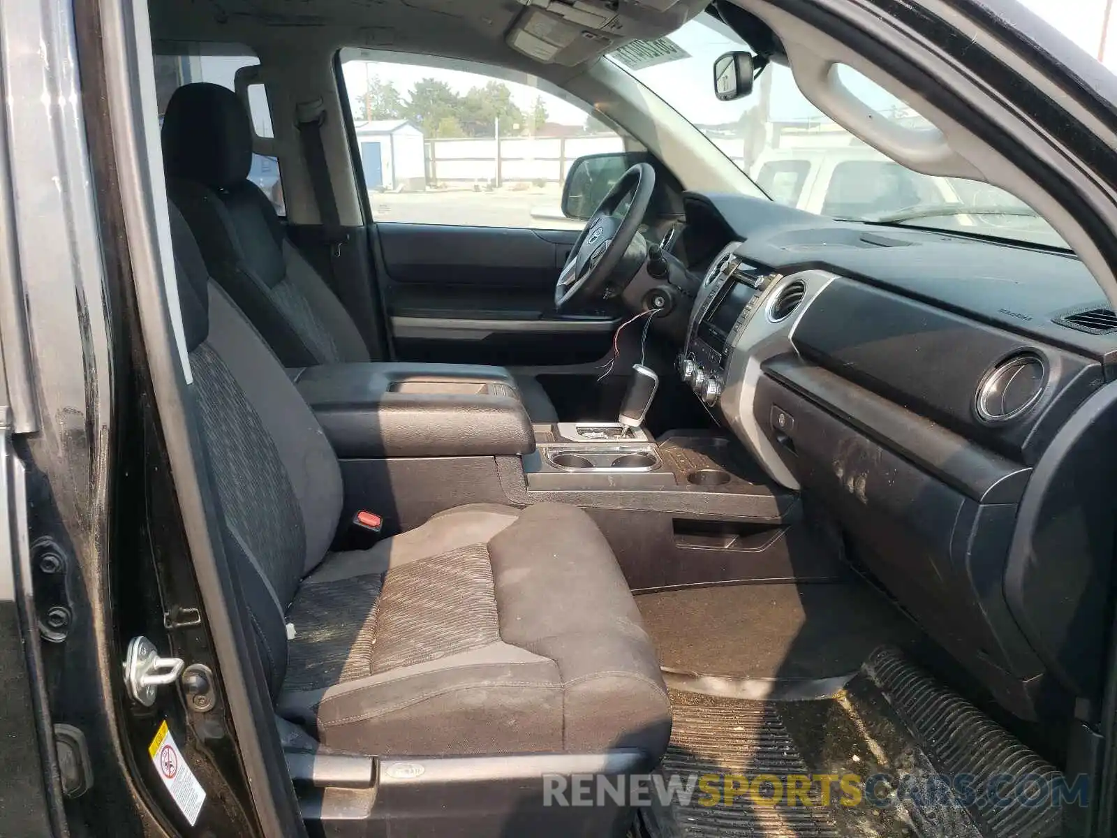 5 Photograph of a damaged car 5TFDY5F13KX849542 TOYOTA TUNDRA 2019