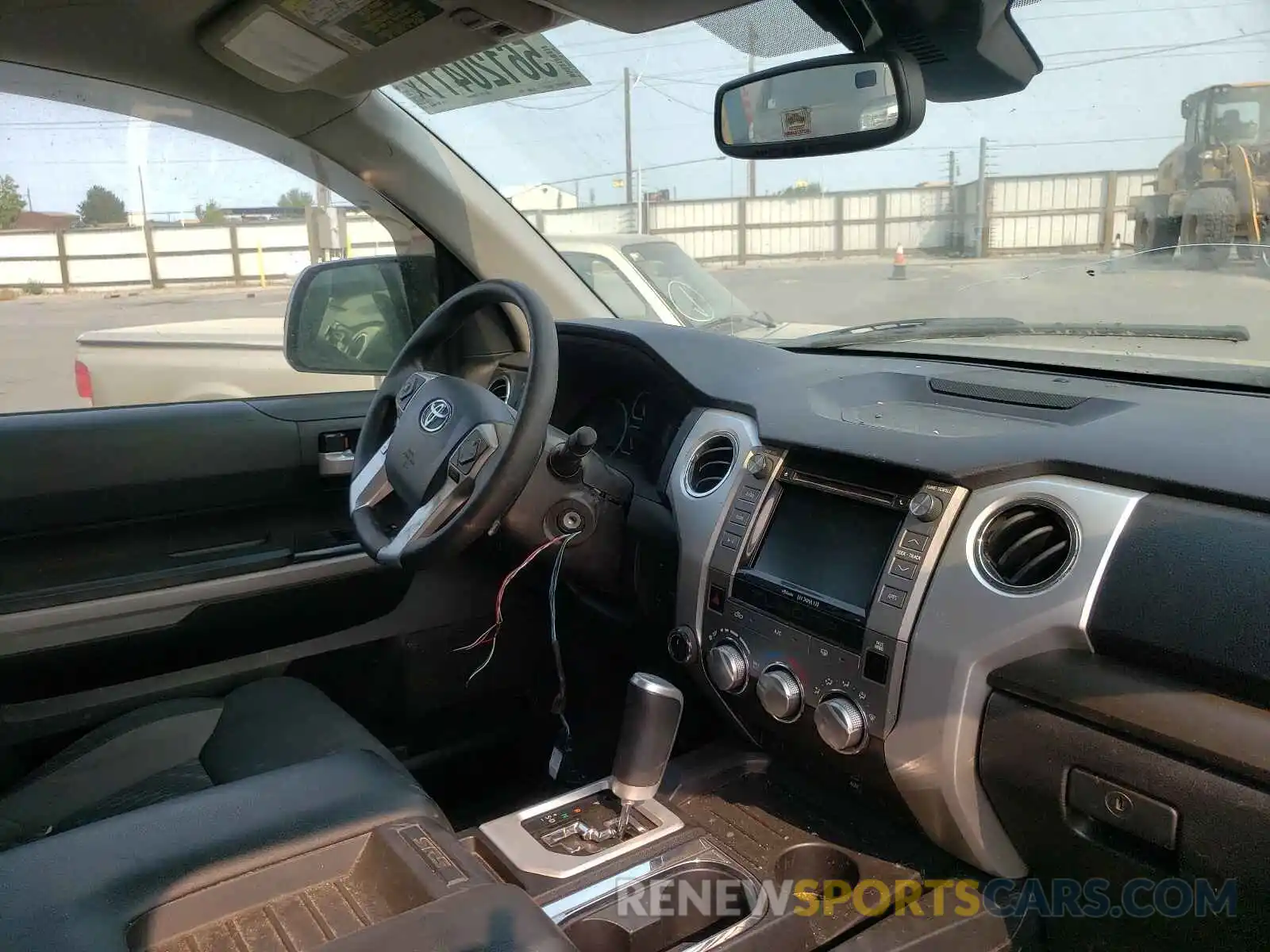 9 Photograph of a damaged car 5TFDY5F13KX849542 TOYOTA TUNDRA 2019