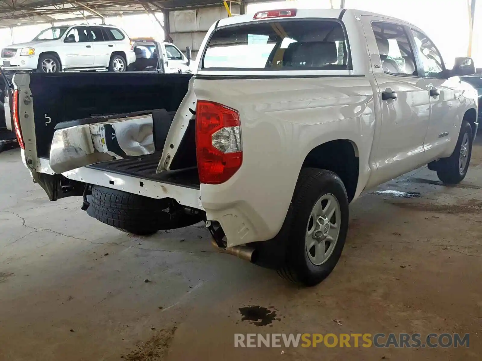 4 Photograph of a damaged car 5TFDY5F13KX869760 TOYOTA TUNDRA 2019