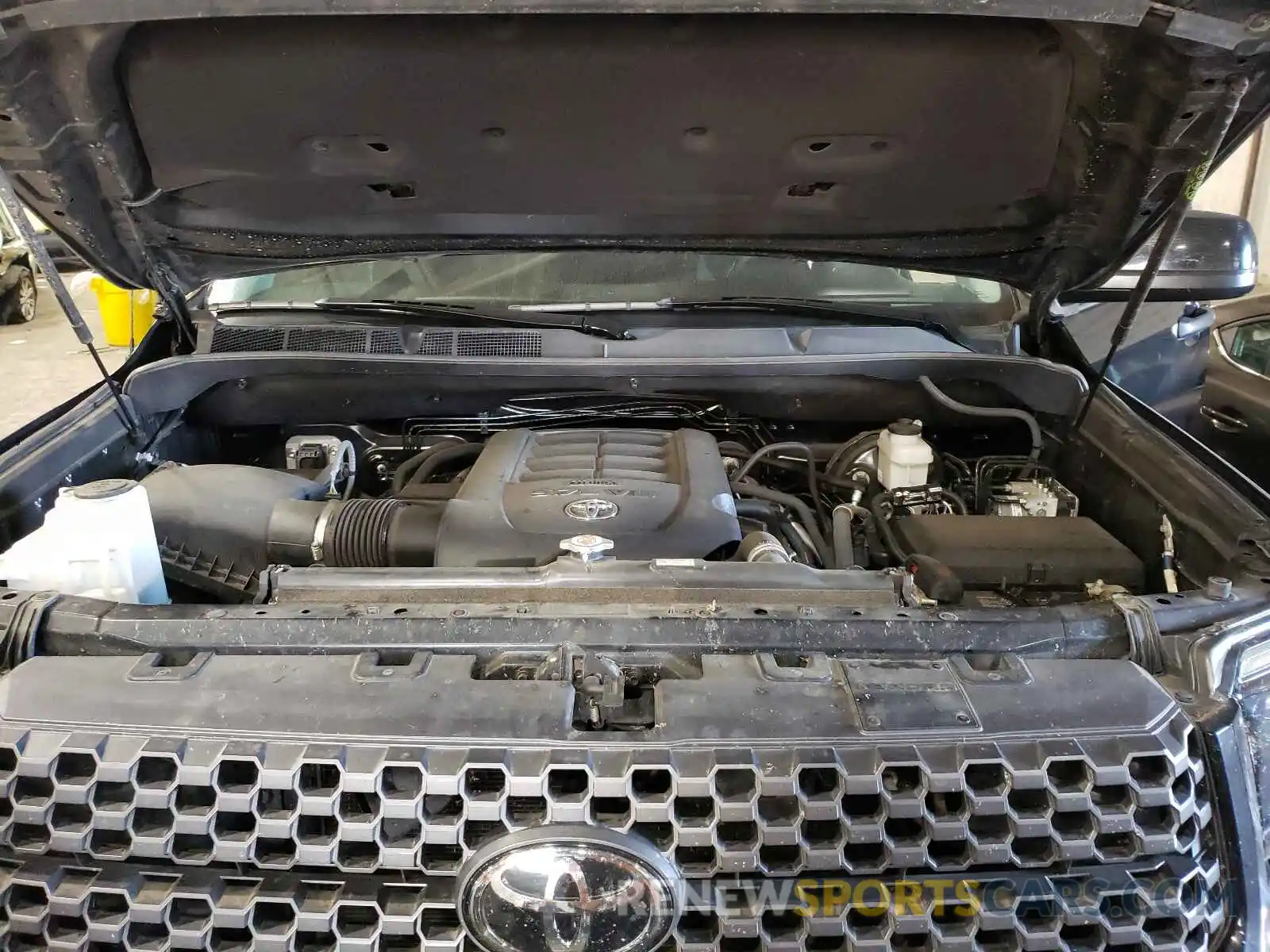 7 Photograph of a damaged car 5TFDY5F14KX799430 TOYOTA TUNDRA 2019