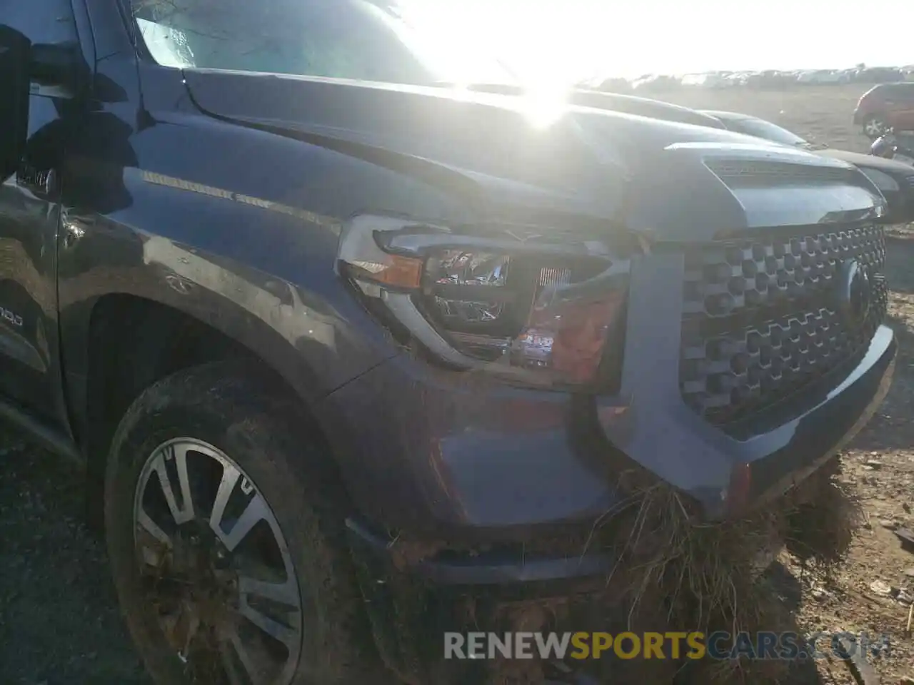 9 Photograph of a damaged car 5TFDY5F15KX784242 TOYOTA TUNDRA 2019