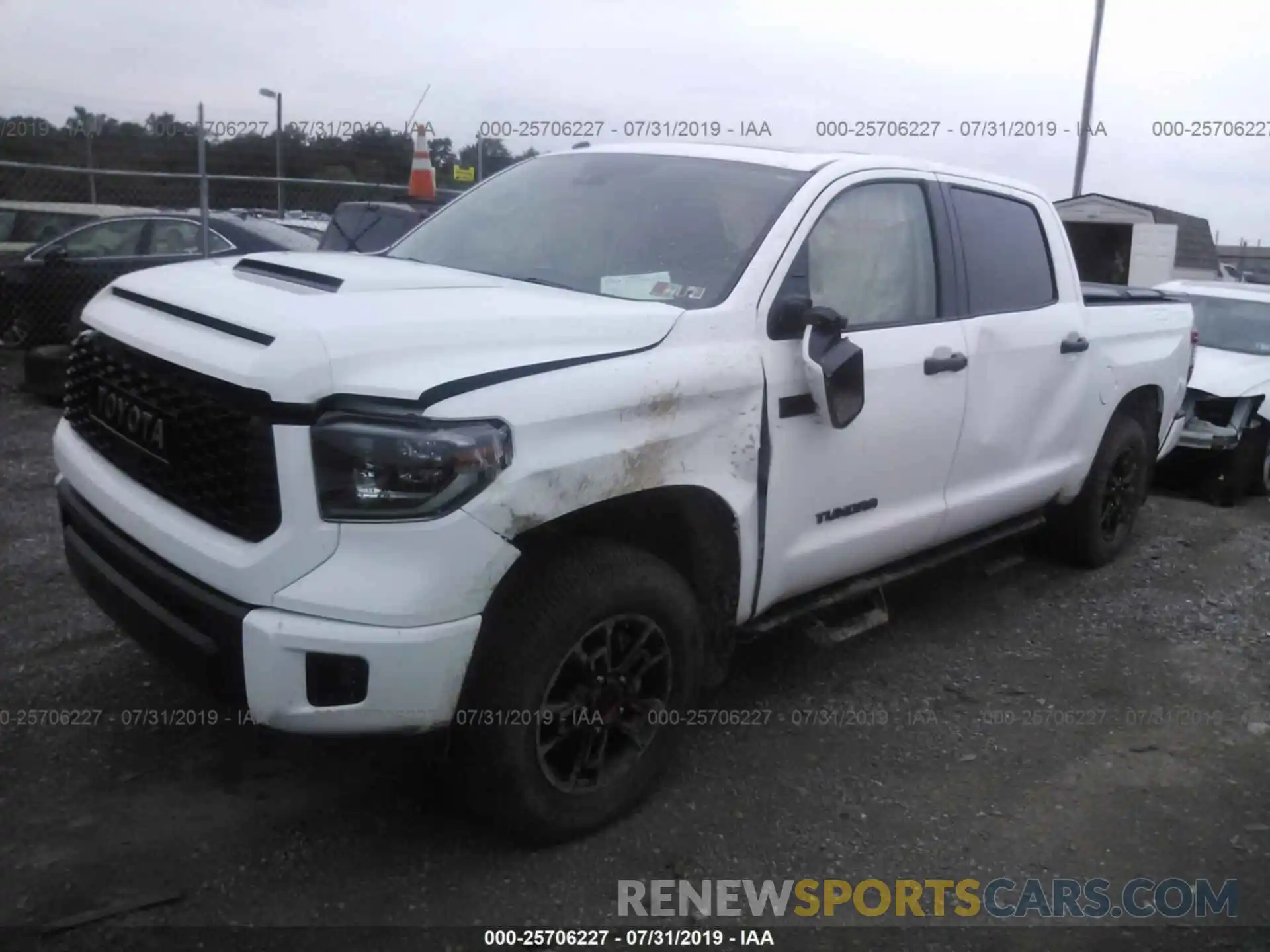 2 Фотография поврежденного автомобиля 5TFDY5F15KX816333 TOYOTA TUNDRA 2019