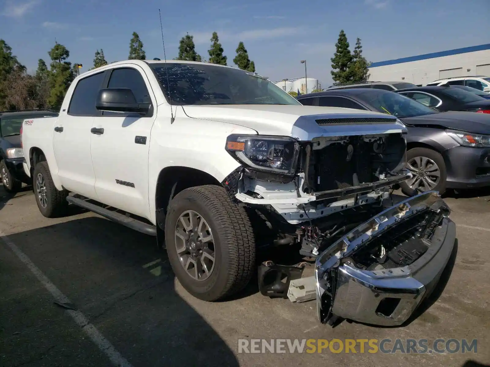 1 Photograph of a damaged car 5TFDY5F15KX859683 TOYOTA TUNDRA 2019