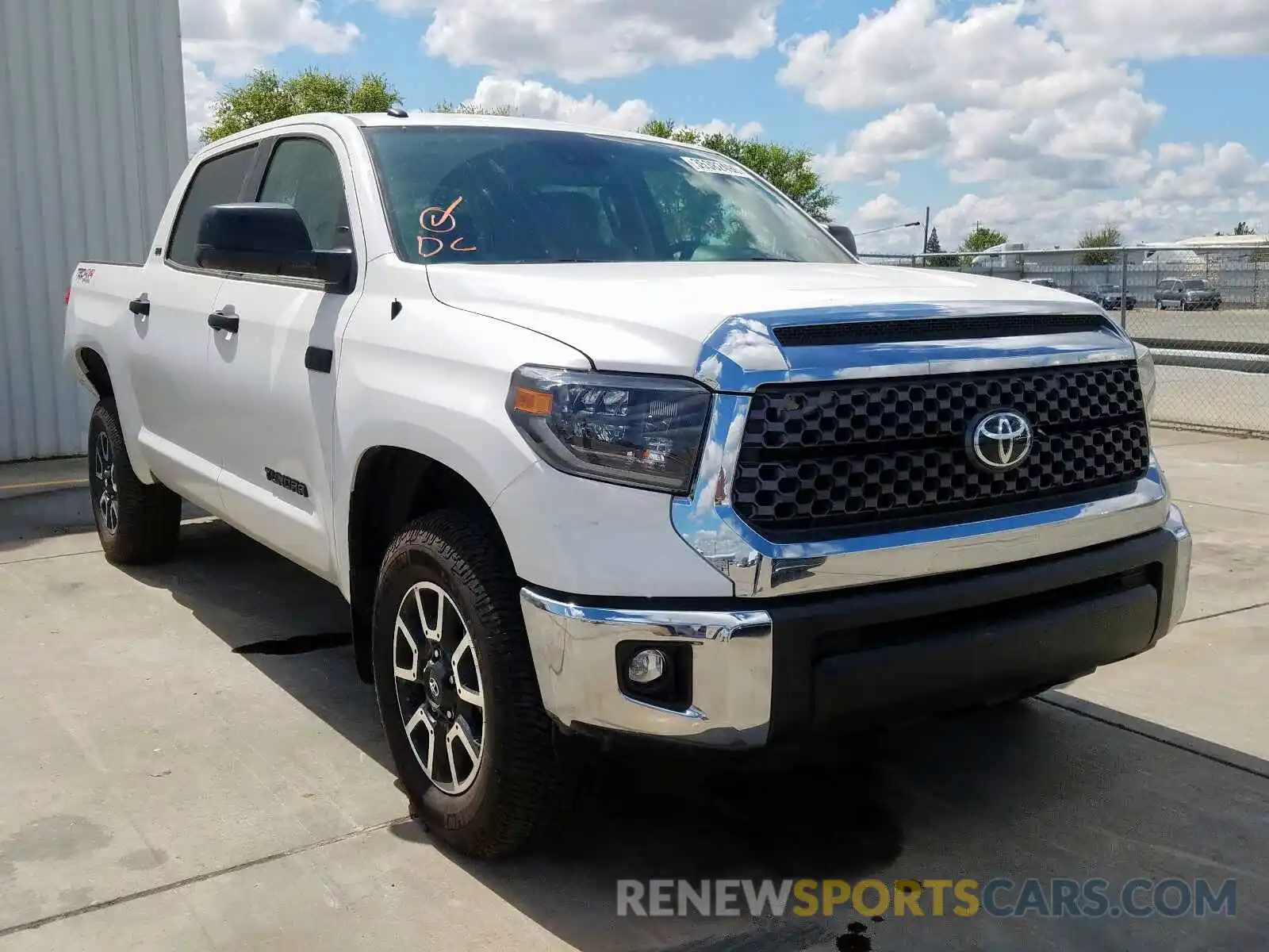 1 Photograph of a damaged car 5TFDY5F16KX798599 TOYOTA TUNDRA 2019