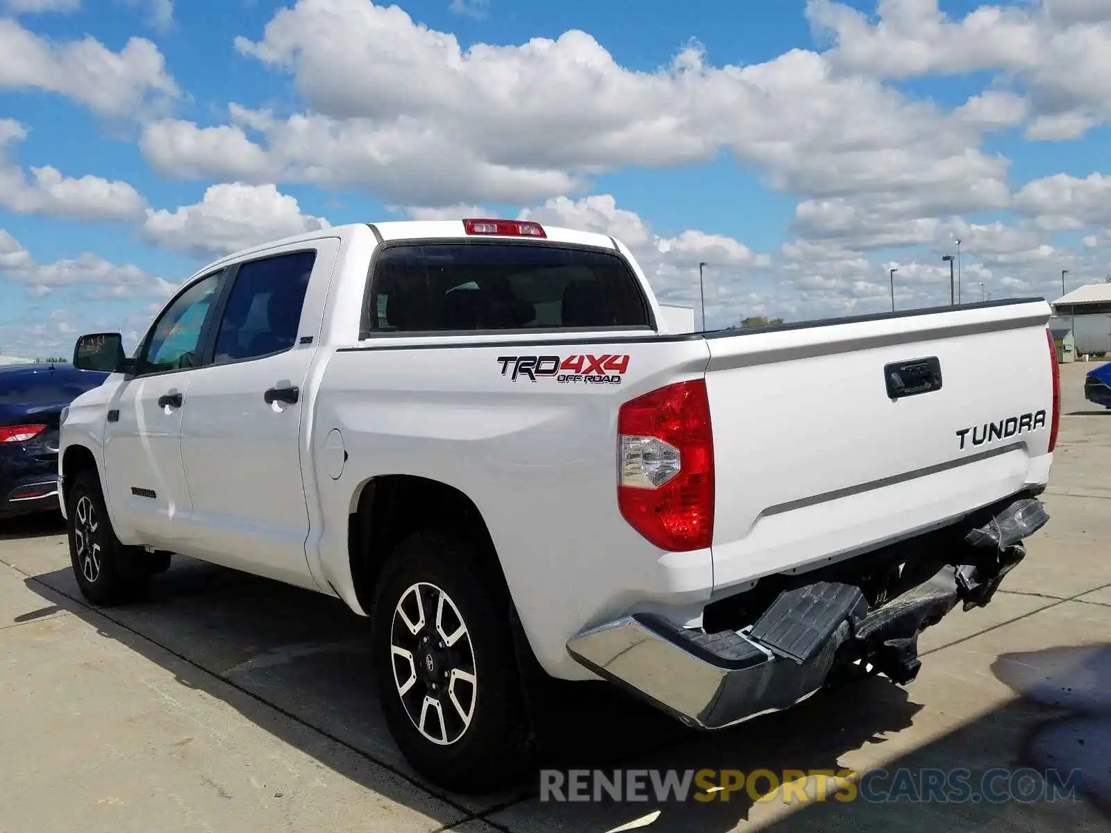 3 Photograph of a damaged car 5TFDY5F16KX798599 TOYOTA TUNDRA 2019