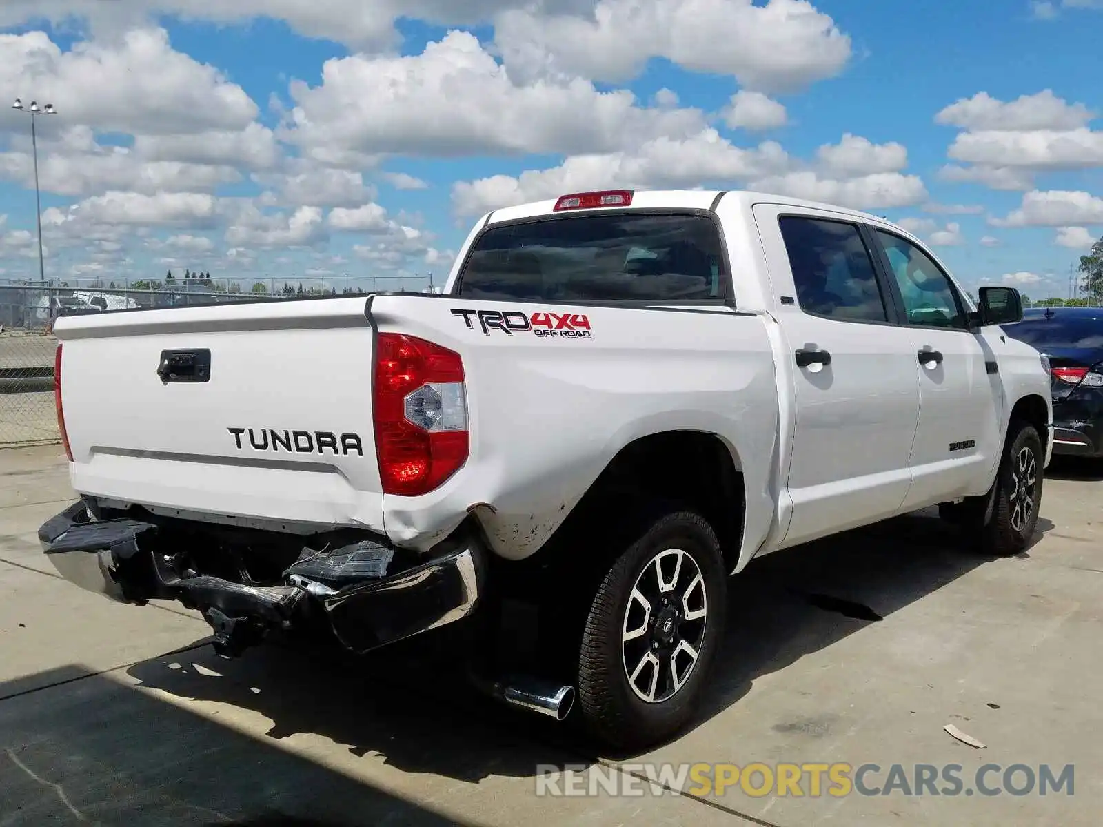 4 Фотография поврежденного автомобиля 5TFDY5F16KX798599 TOYOTA TUNDRA 2019