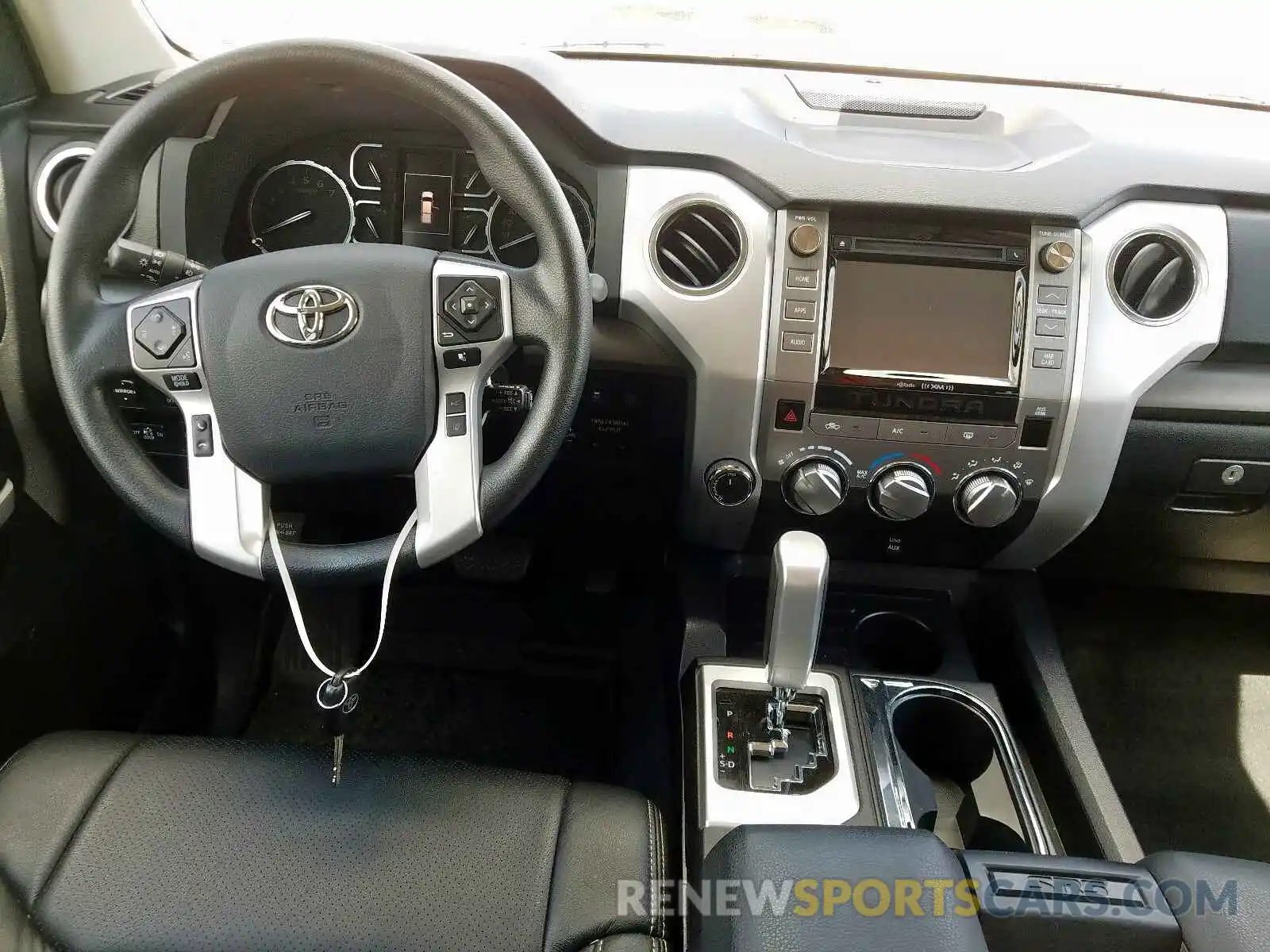 9 Photograph of a damaged car 5TFDY5F16KX798599 TOYOTA TUNDRA 2019