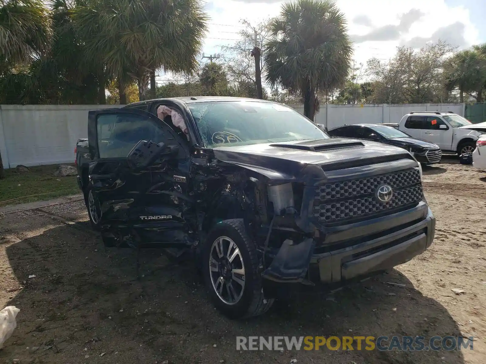 1 Photograph of a damaged car 5TFDY5F16KX813599 TOYOTA TUNDRA 2019