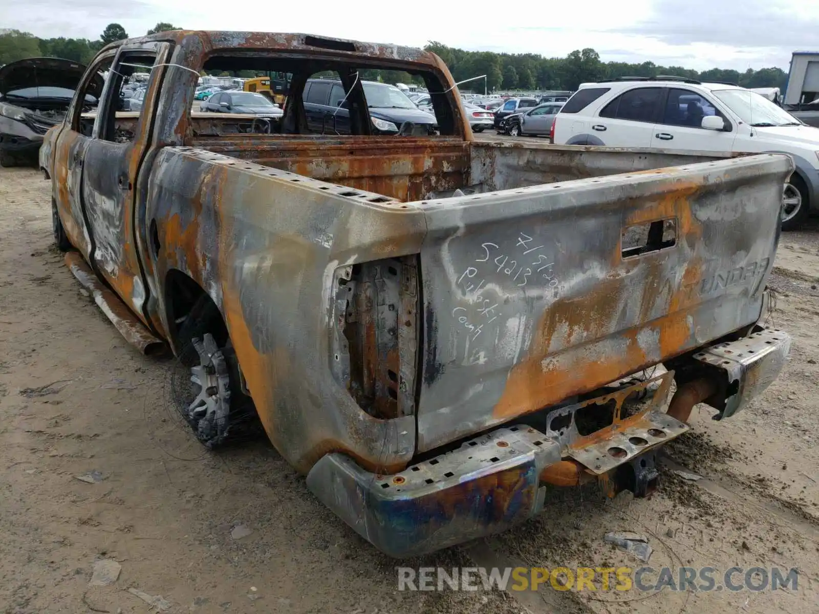 3 Photograph of a damaged car 5TFDY5F16KX828474 TOYOTA TUNDRA 2019