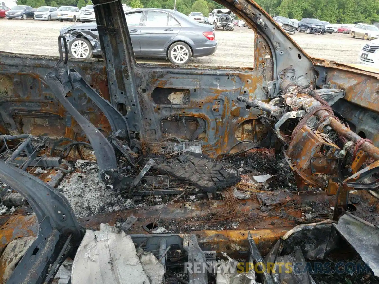 5 Photograph of a damaged car 5TFDY5F16KX828474 TOYOTA TUNDRA 2019