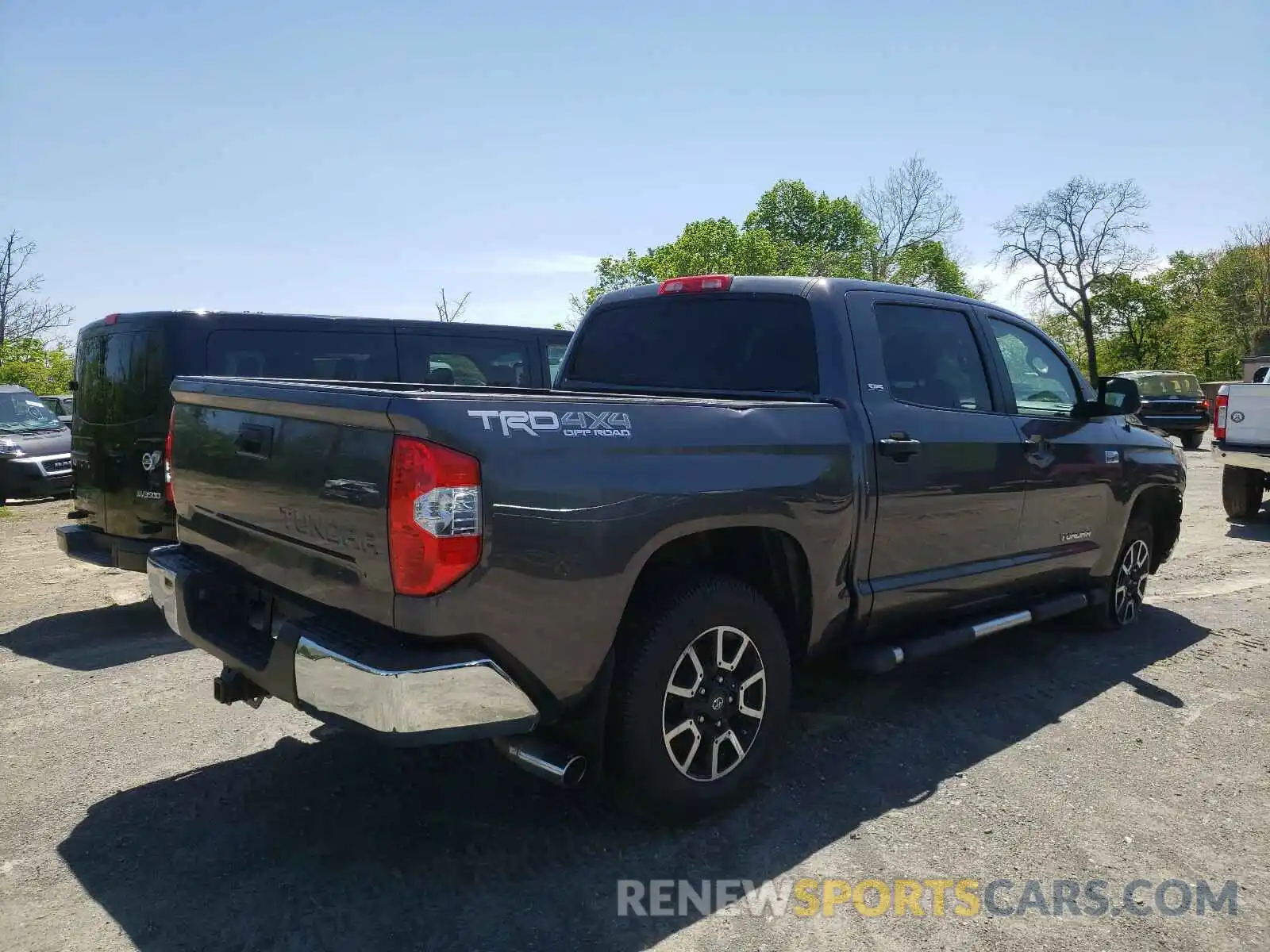 4 Photograph of a damaged car 5TFDY5F17KX782279 TOYOTA TUNDRA 2019