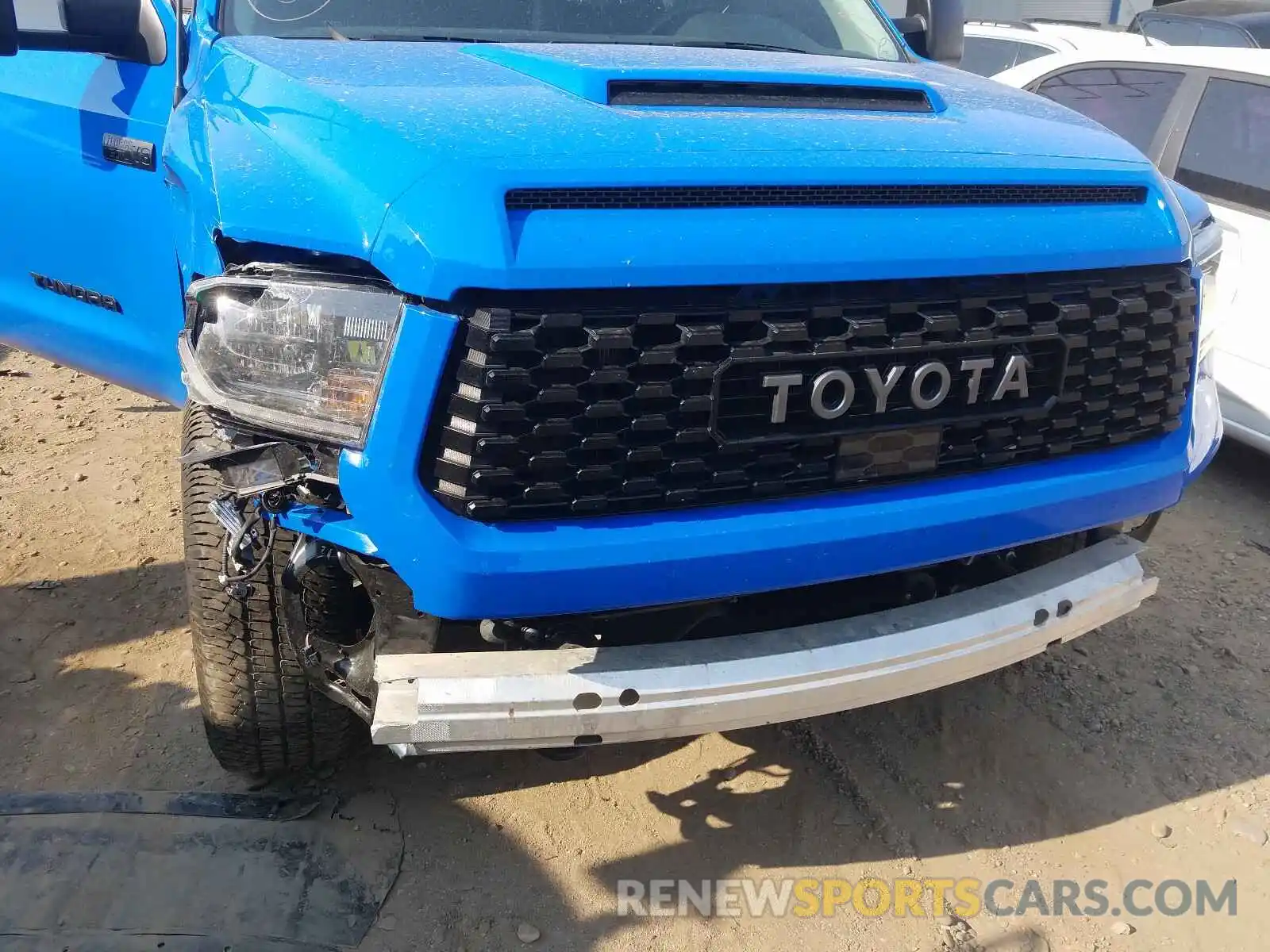 9 Photograph of a damaged car 5TFDY5F17KX788485 TOYOTA TUNDRA 2019