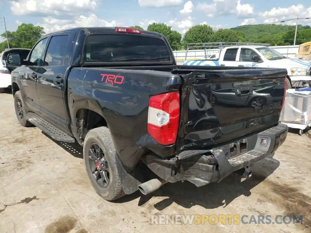 3 Photograph of a damaged car 5TFDY5F17KX797283 TOYOTA TUNDRA 2019