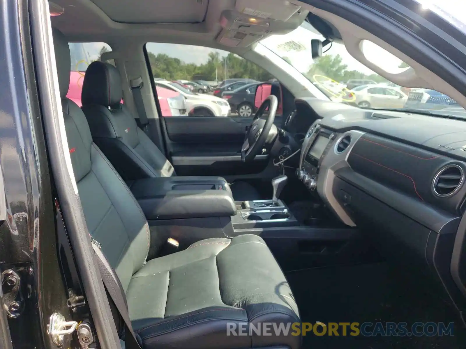 5 Photograph of a damaged car 5TFDY5F17KX830900 TOYOTA TUNDRA 2019