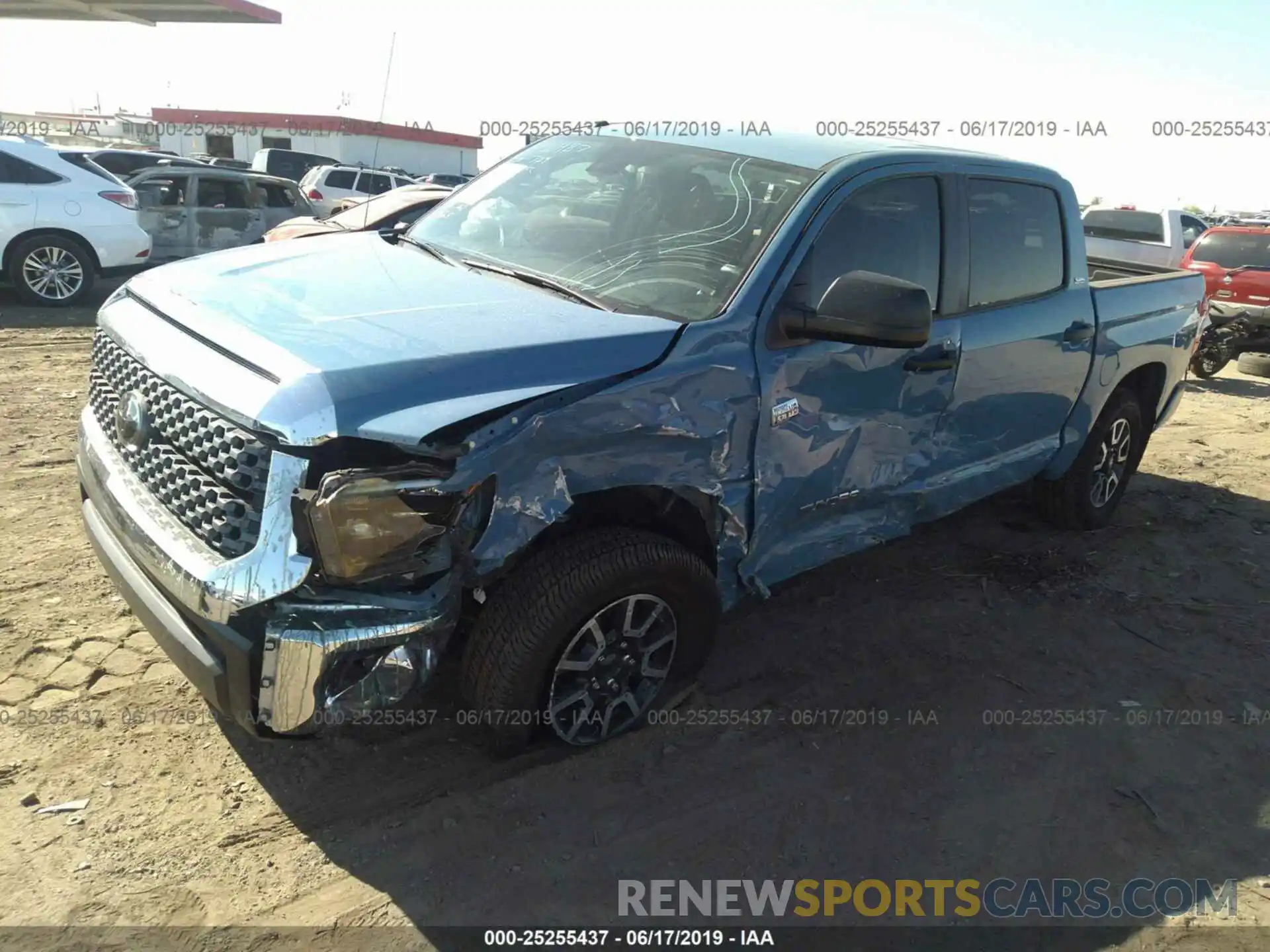 2 Фотография поврежденного автомобиля 5TFDY5F18KX785465 TOYOTA TUNDRA 2019