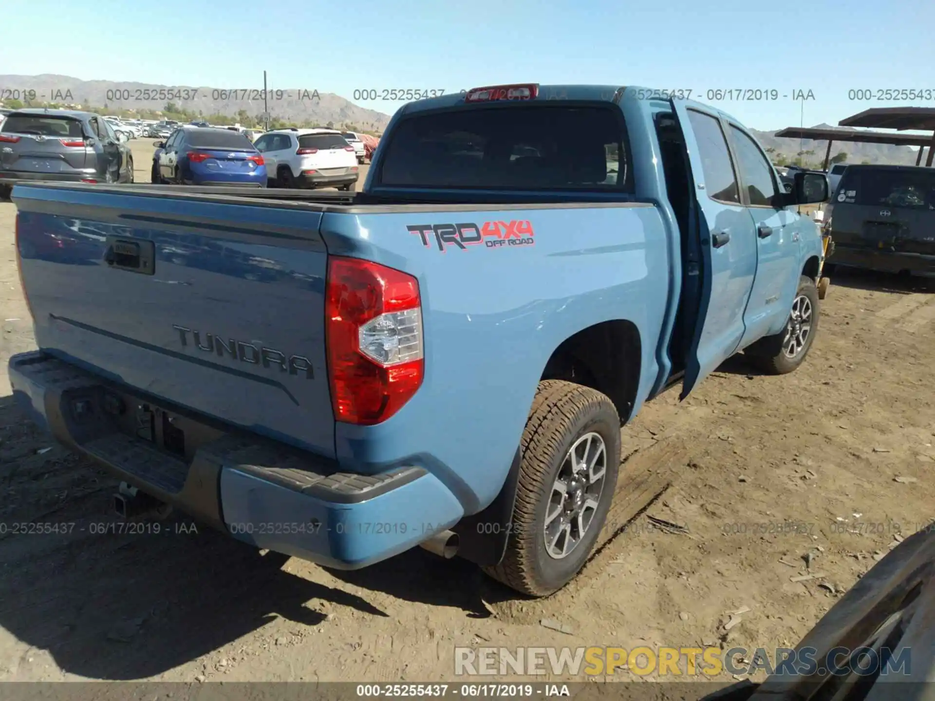 4 Фотография поврежденного автомобиля 5TFDY5F18KX785465 TOYOTA TUNDRA 2019