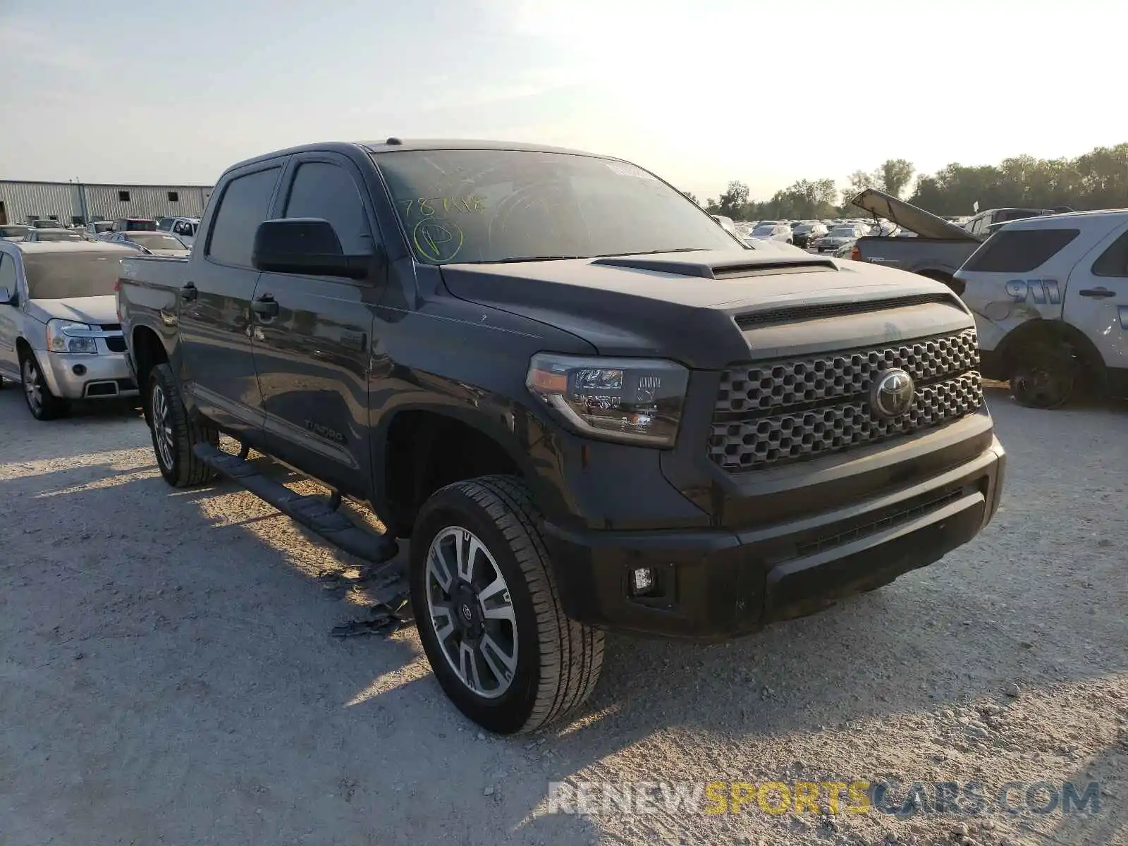 1 Photograph of a damaged car 5TFDY5F18KX787118 TOYOTA TUNDRA 2019