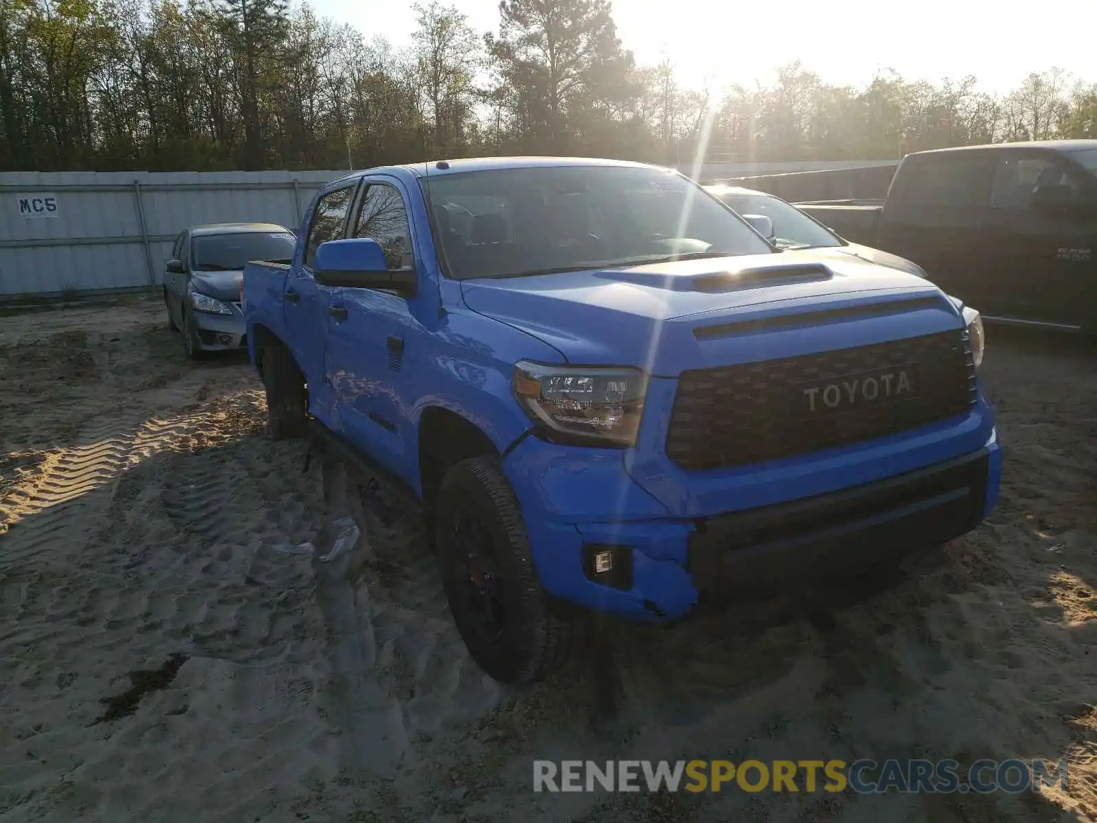 1 Photograph of a damaged car 5TFDY5F18KX798426 TOYOTA TUNDRA 2019