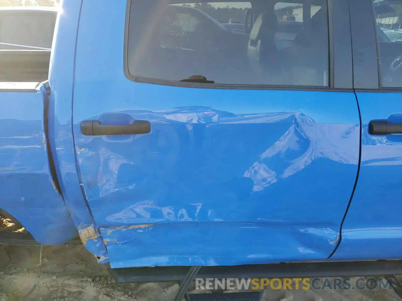 6 Photograph of a damaged car 5TFDY5F18KX798426 TOYOTA TUNDRA 2019