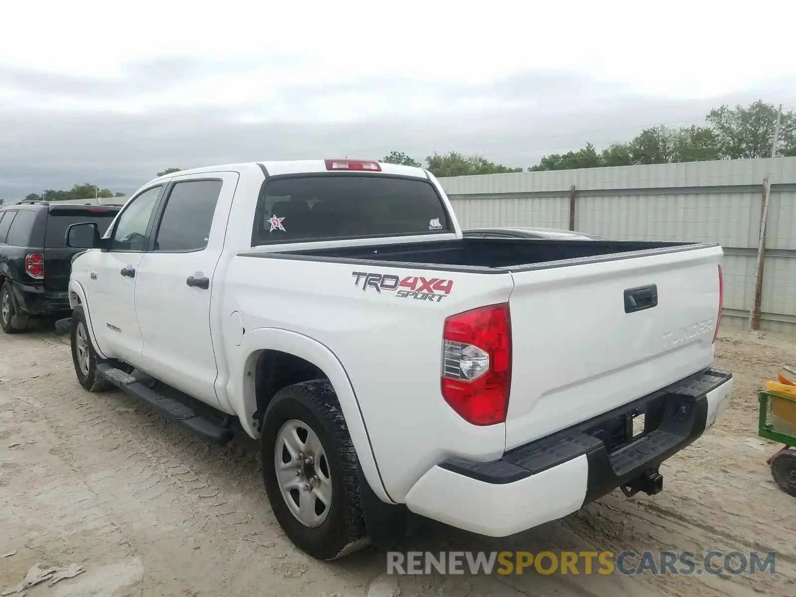 3 Photograph of a damaged car 5TFDY5F18KX853974 TOYOTA TUNDRA 2019