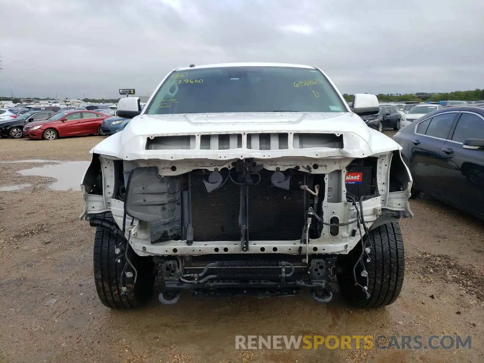 9 Photograph of a damaged car 5TFDY5F19KX779660 TOYOTA TUNDRA 2019