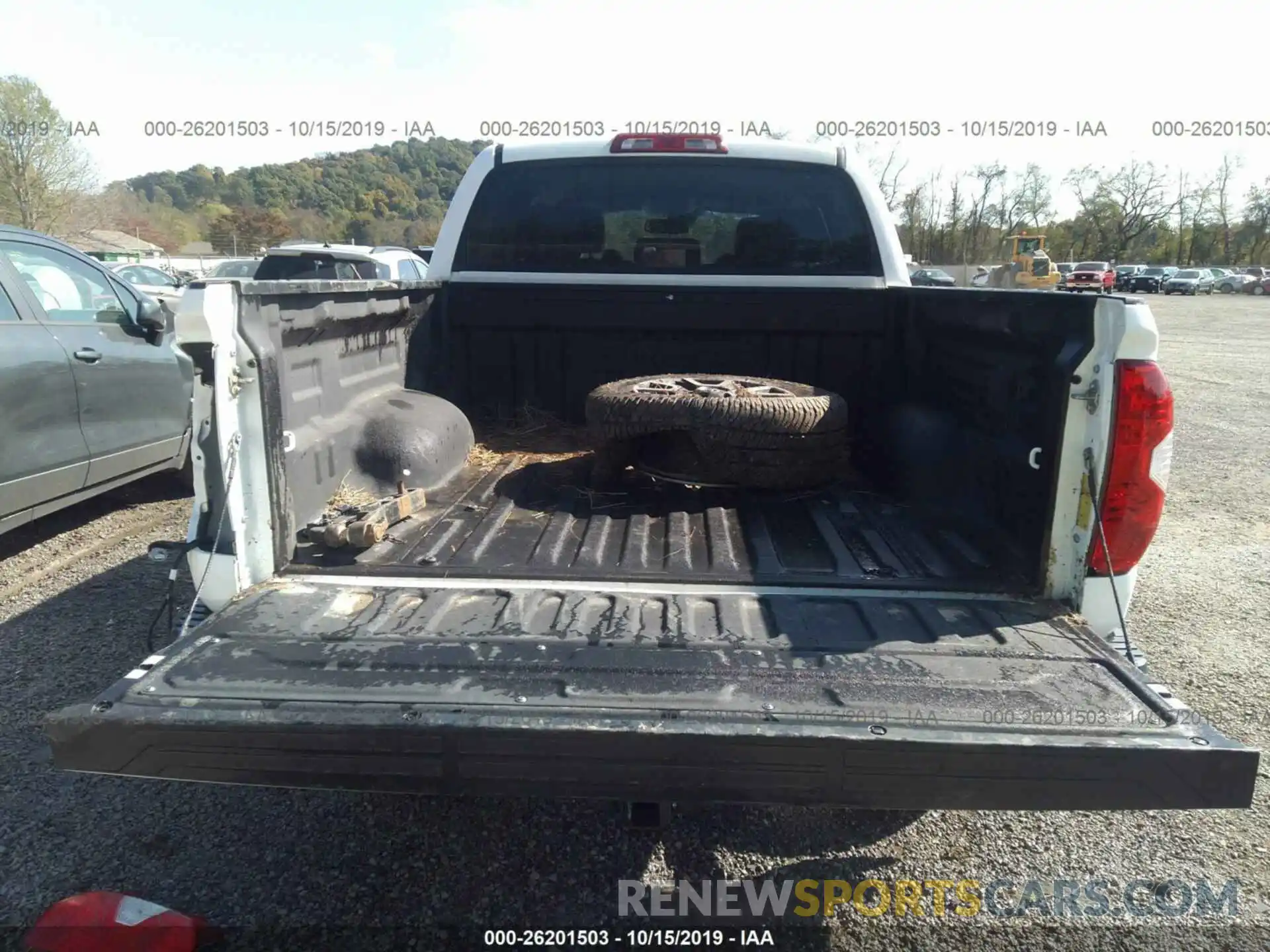 8 Photograph of a damaged car 5TFDY5F19KX802581 TOYOTA TUNDRA 2019