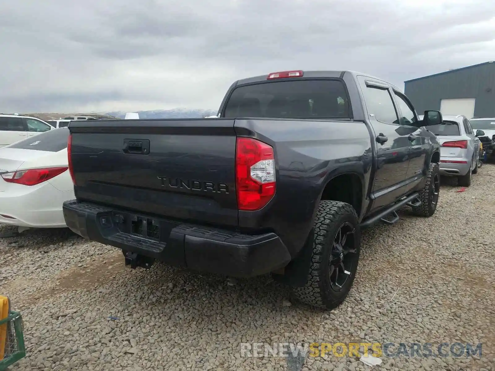 4 Photograph of a damaged car 5TFDY5F19KX809000 TOYOTA TUNDRA 2019