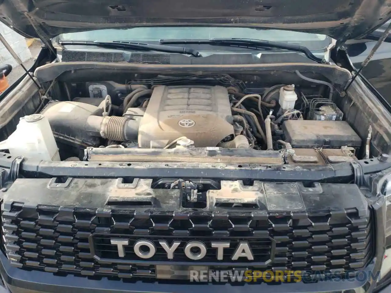 11 Photograph of a damaged car 5TFDY5F19KX827903 TOYOTA TUNDRA 2019