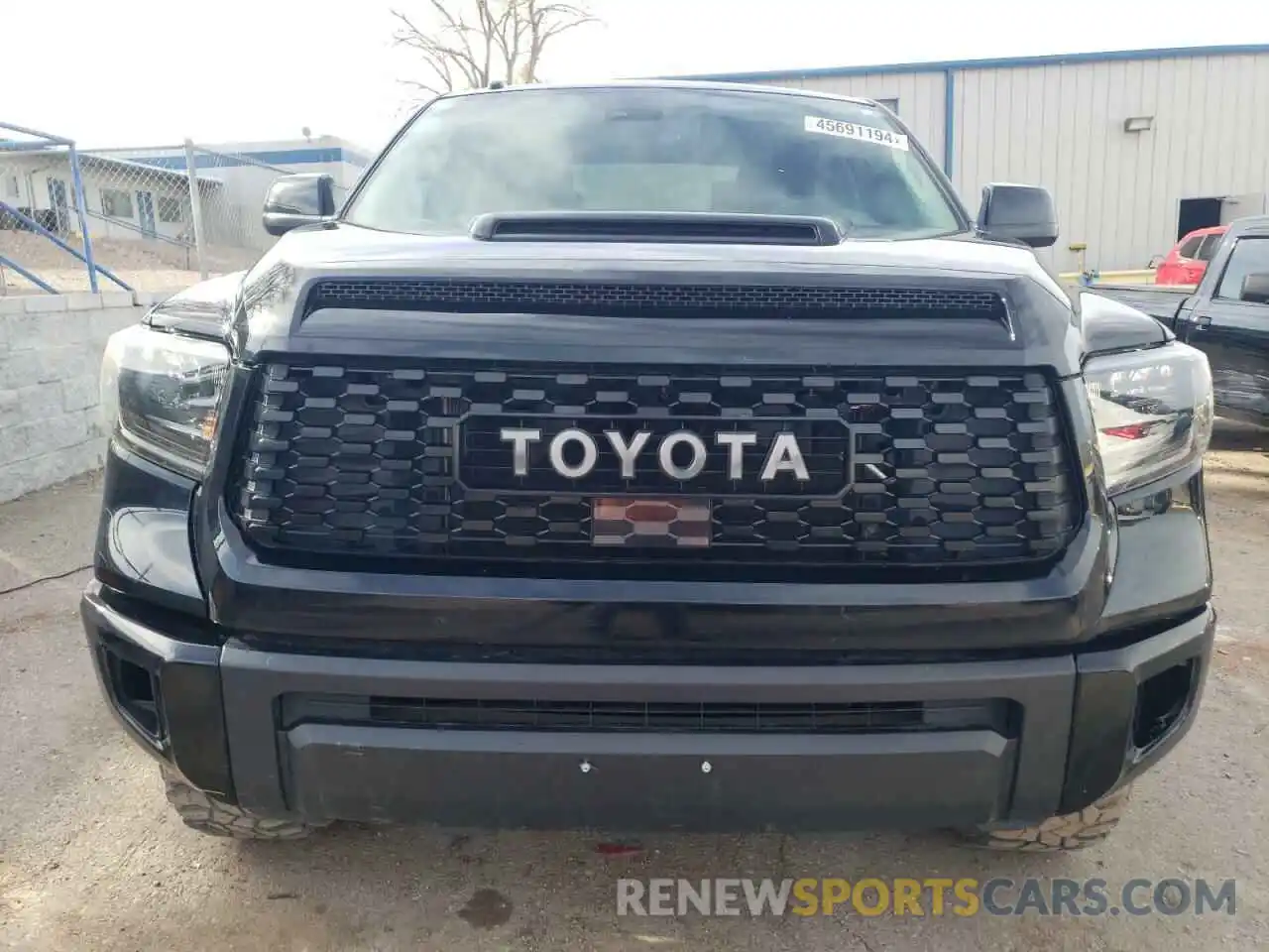 5 Photograph of a damaged car 5TFDY5F19KX827903 TOYOTA TUNDRA 2019