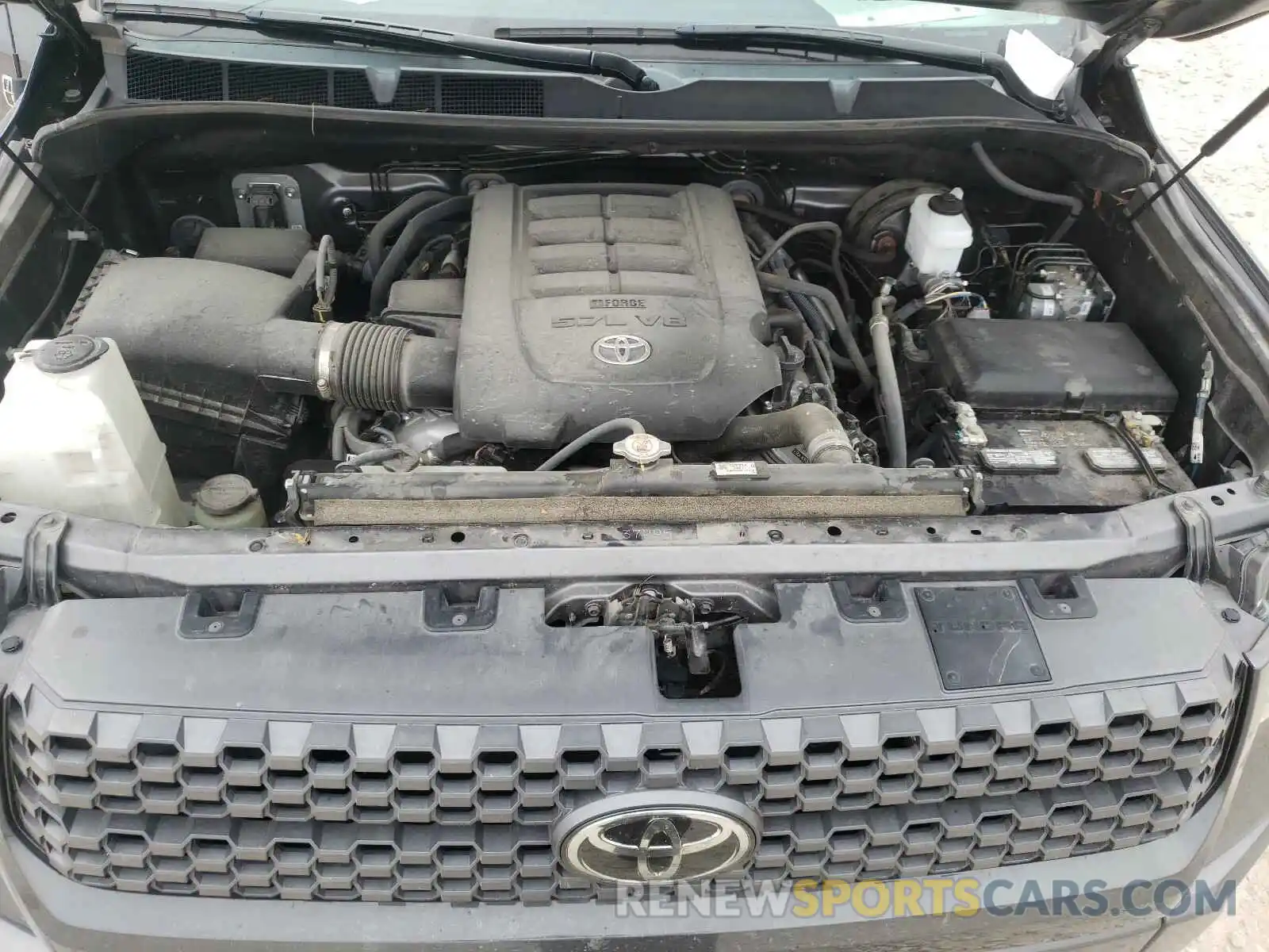 7 Photograph of a damaged car 5TFDY5F19KX833572 TOYOTA TUNDRA 2019