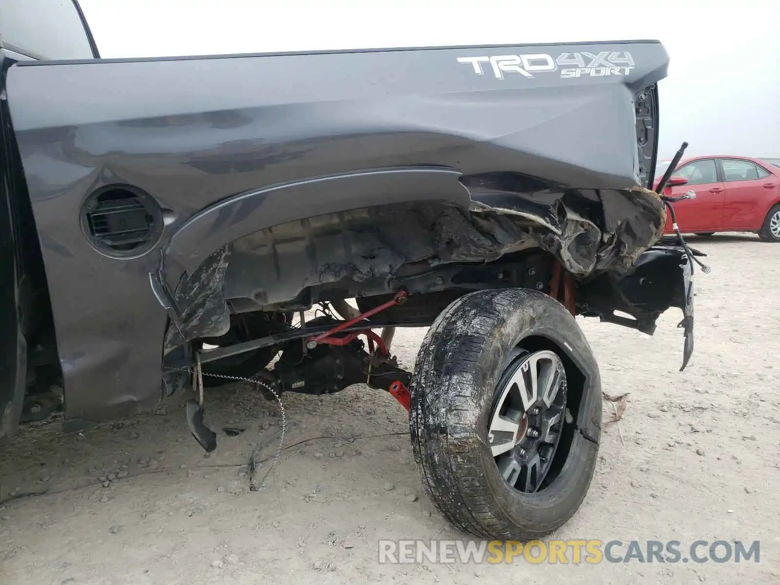 9 Photograph of a damaged car 5TFDY5F19KX833572 TOYOTA TUNDRA 2019