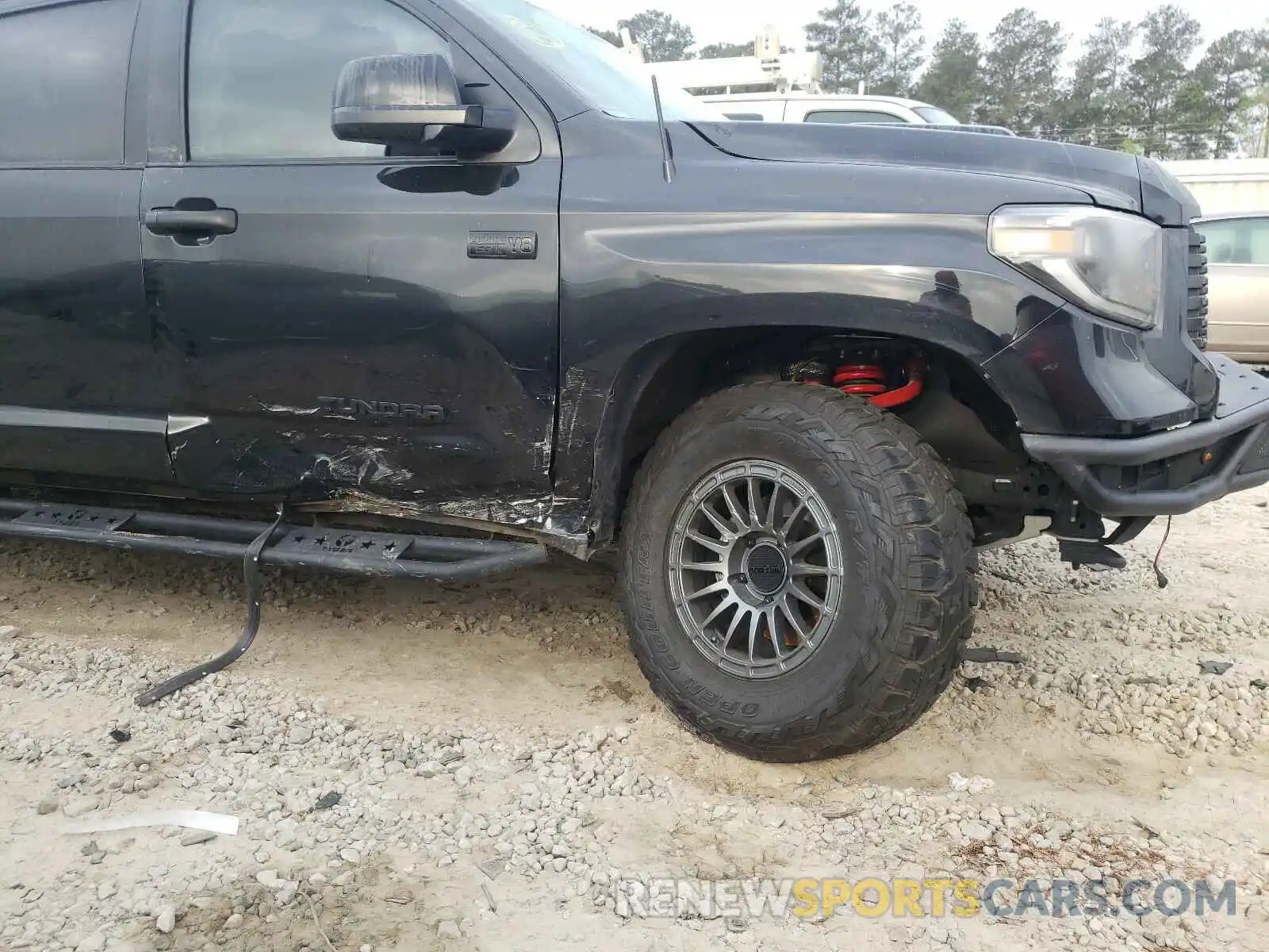 9 Photograph of a damaged car 5TFDY5F19KX841221 TOYOTA TUNDRA 2019