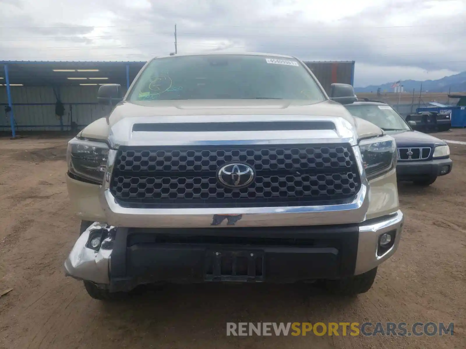 9 Photograph of a damaged car 5TFDY5F19KX845446 TOYOTA TUNDRA 2019