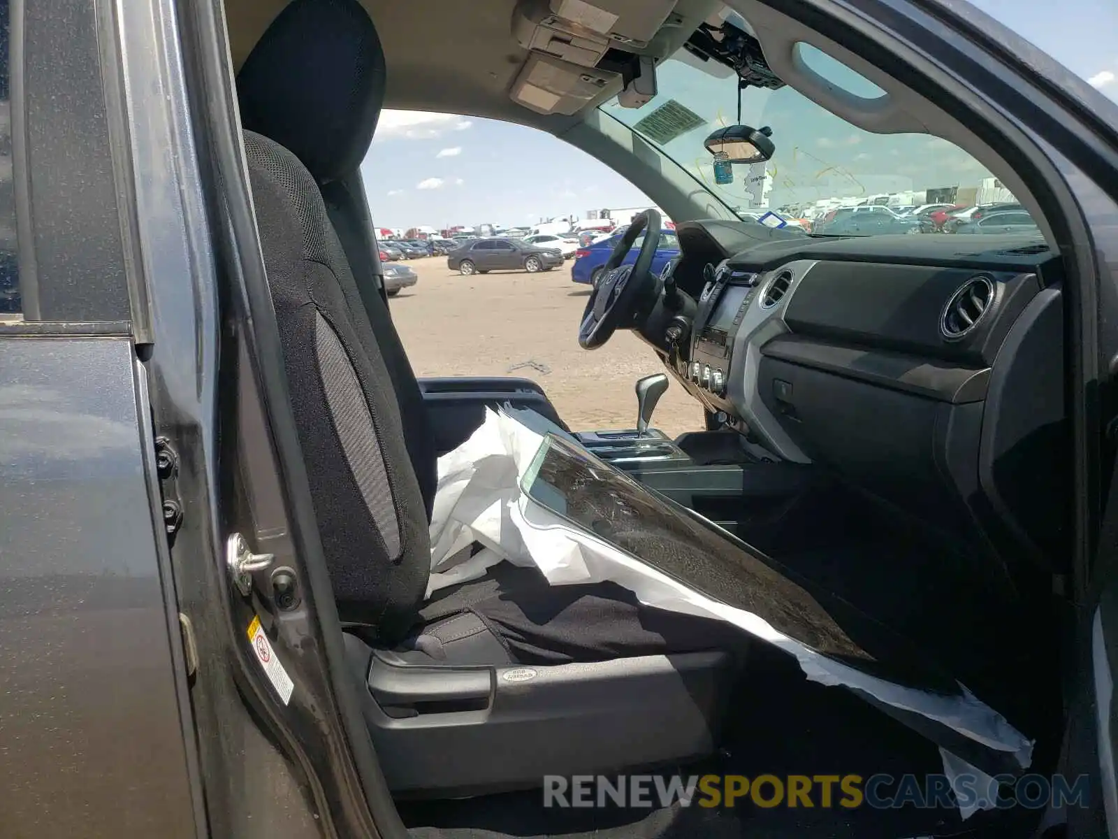 5 Photograph of a damaged car 5TFDY5F19KX854809 TOYOTA TUNDRA 2019