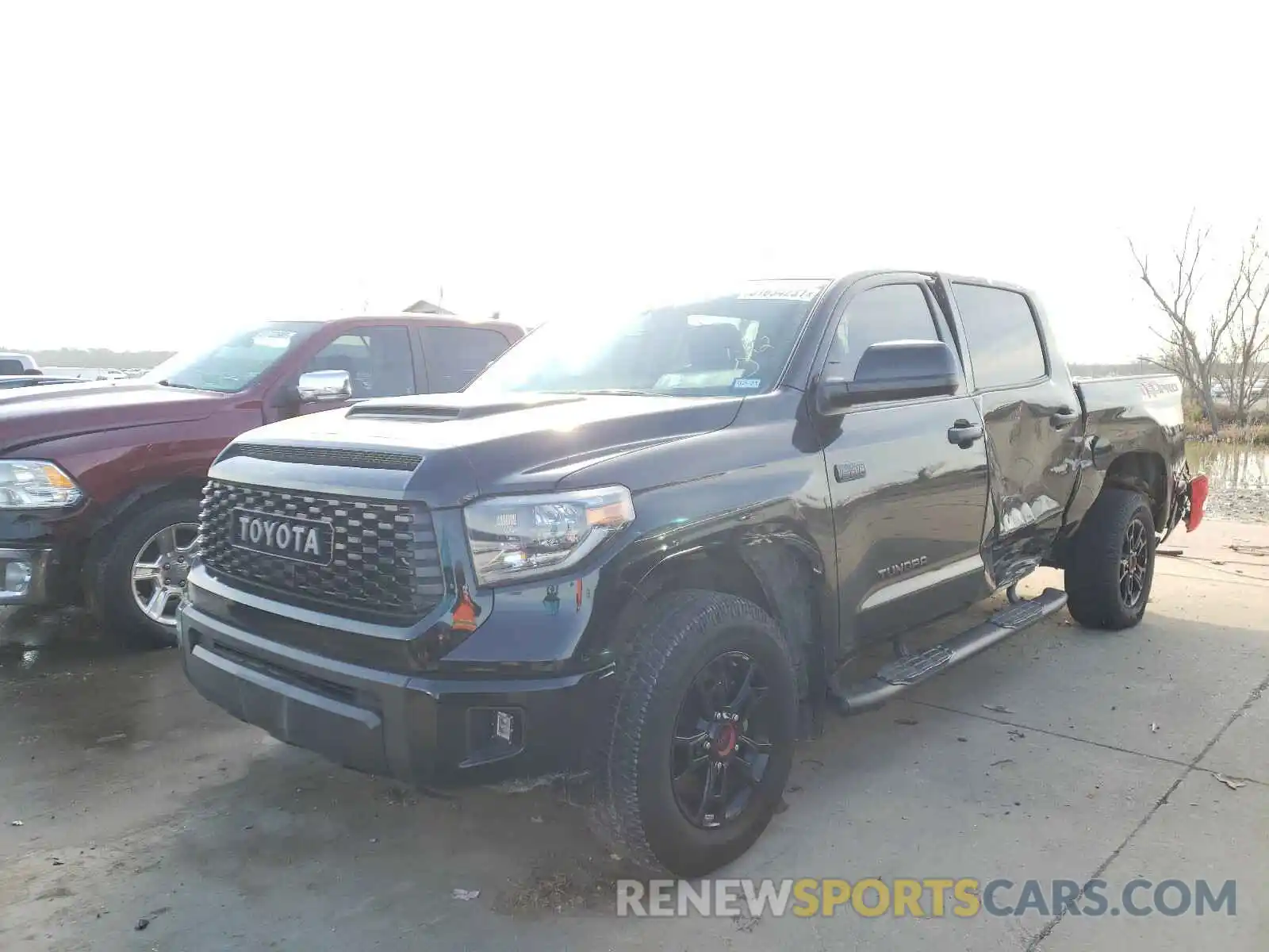 2 Photograph of a damaged car 5TFDY5F1XKX813749 TOYOTA TUNDRA 2019