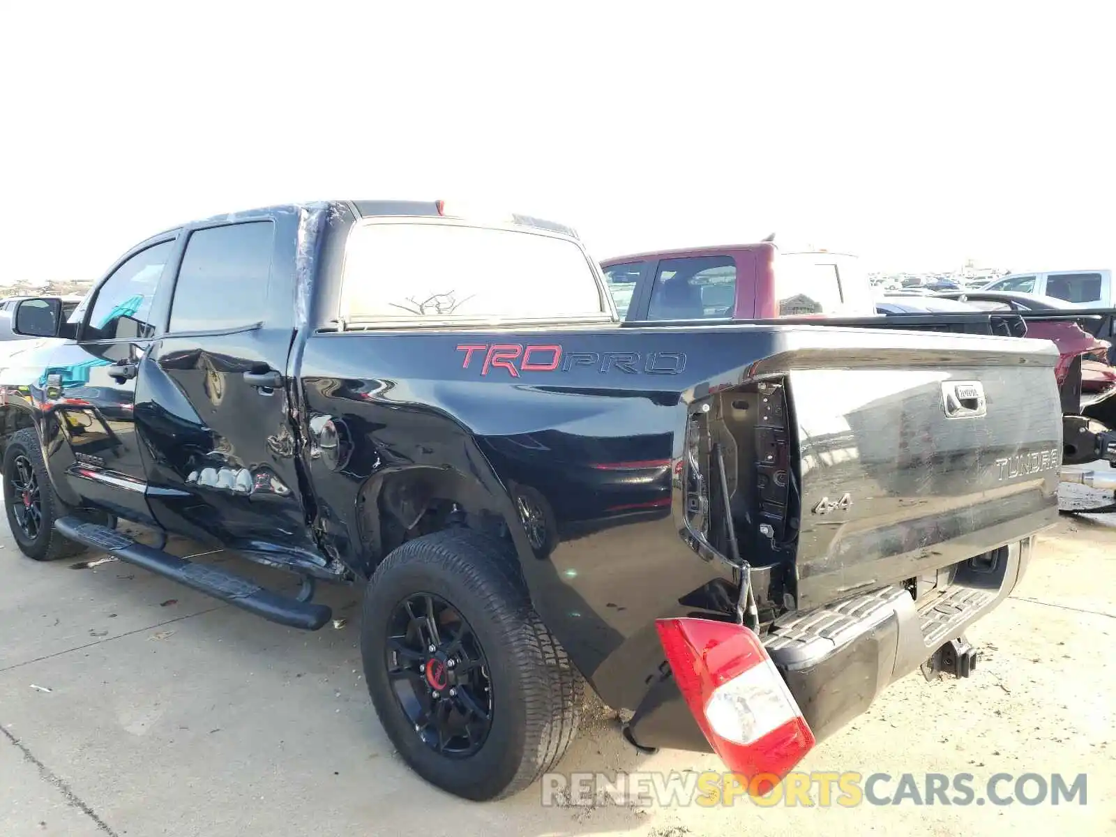 9 Photograph of a damaged car 5TFDY5F1XKX813749 TOYOTA TUNDRA 2019