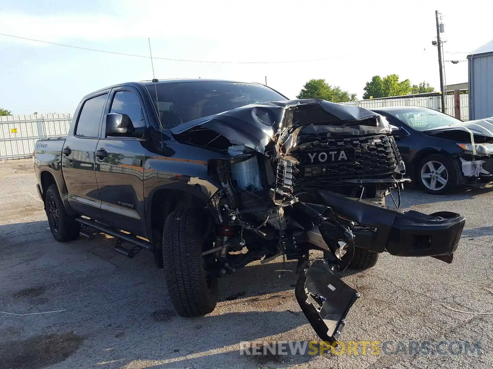 1 Photograph of a damaged car 5TFDY5F1XKX833130 TOYOTA TUNDRA 2019