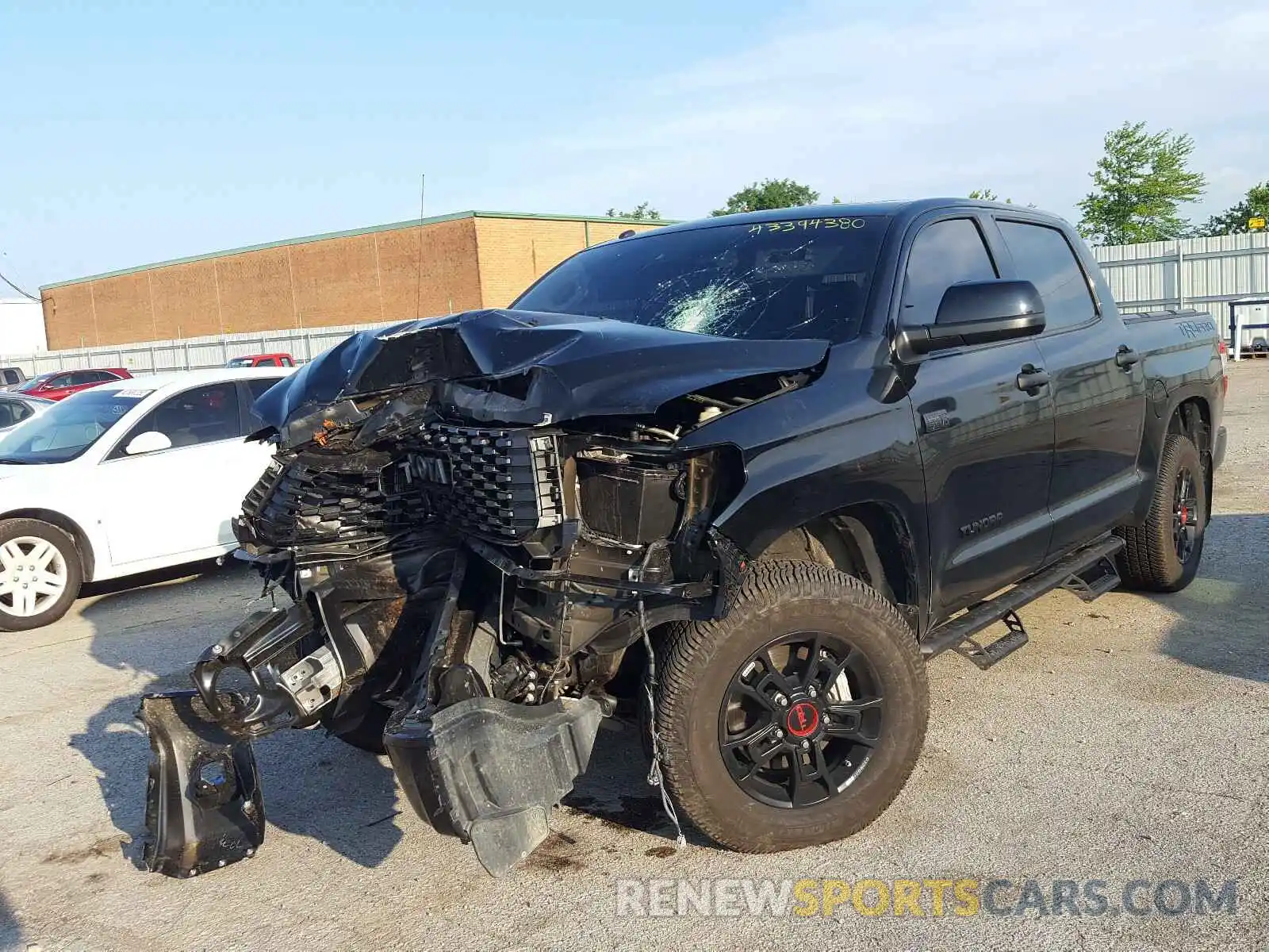 2 Photograph of a damaged car 5TFDY5F1XKX833130 TOYOTA TUNDRA 2019