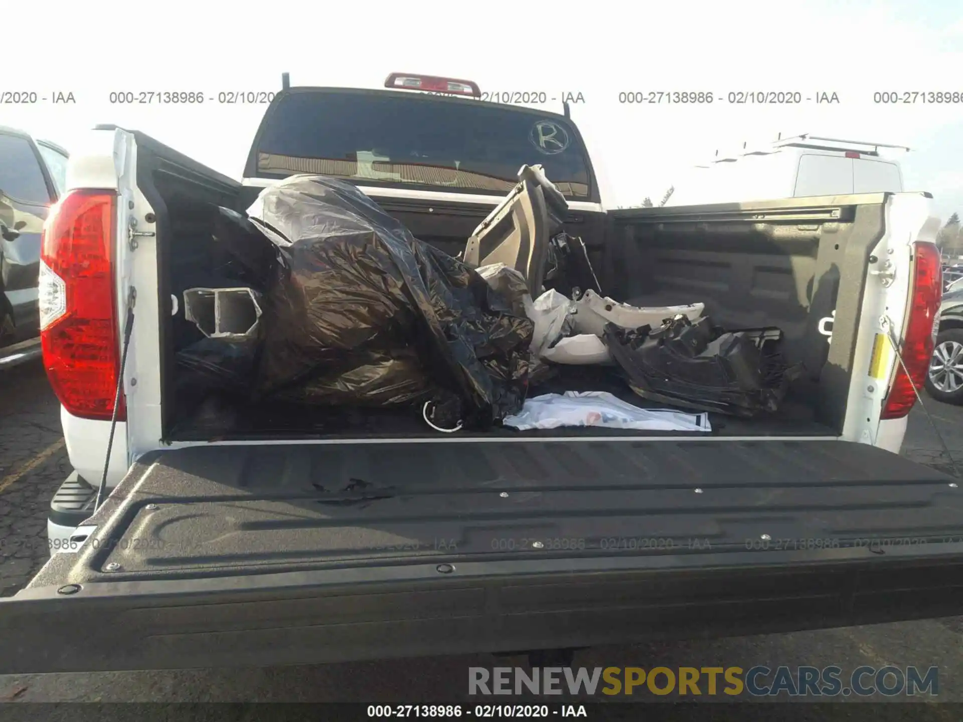 8 Photograph of a damaged car 5TFDY5F1XKX835136 TOYOTA TUNDRA 2019