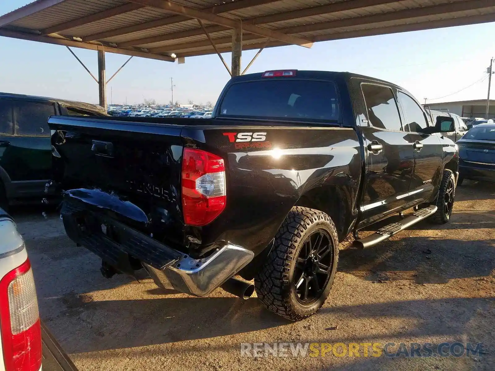 4 Photograph of a damaged car 5TFEM5F10KX137487 TOYOTA TUNDRA 2019