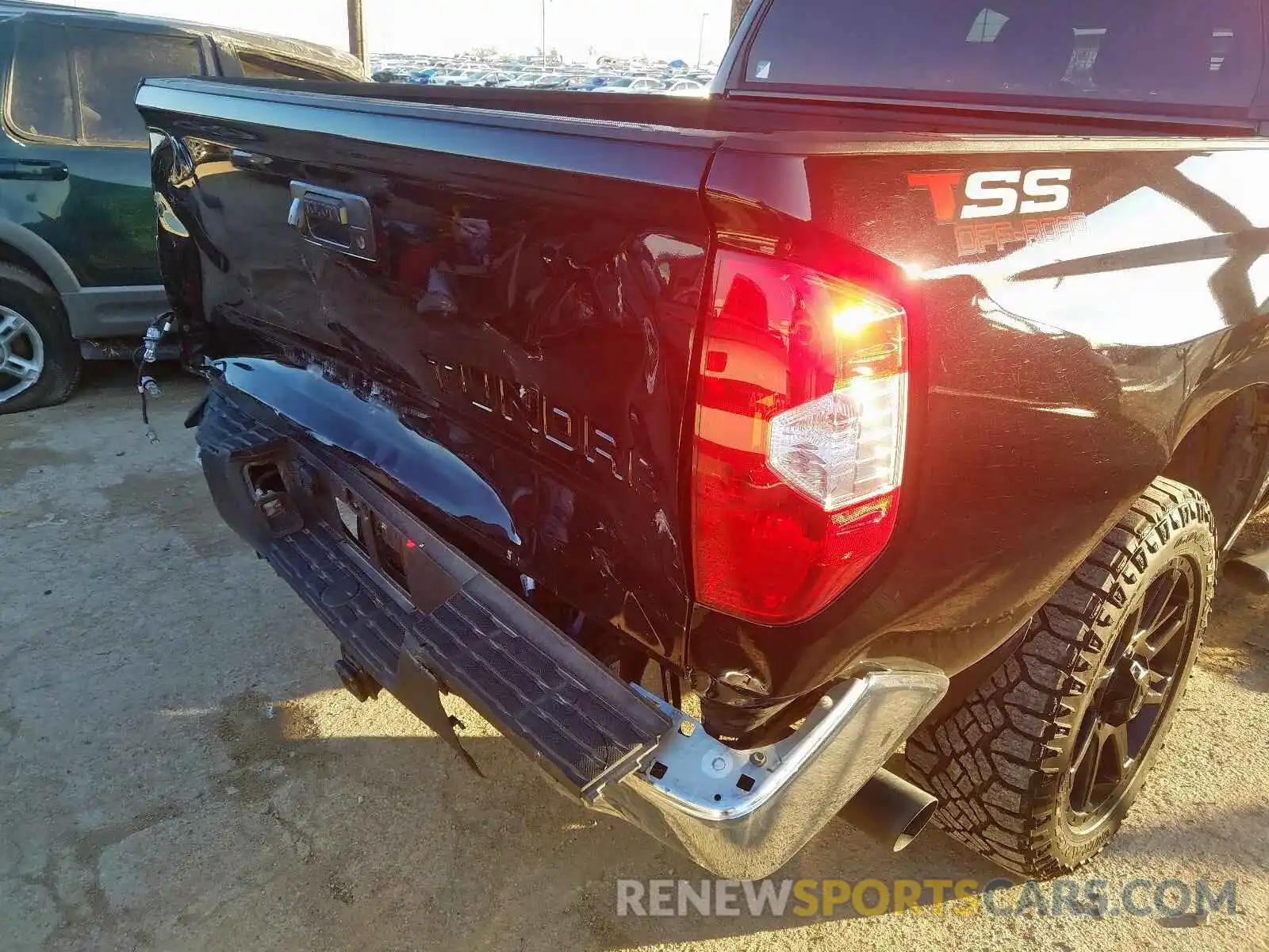 9 Photograph of a damaged car 5TFEM5F10KX137487 TOYOTA TUNDRA 2019