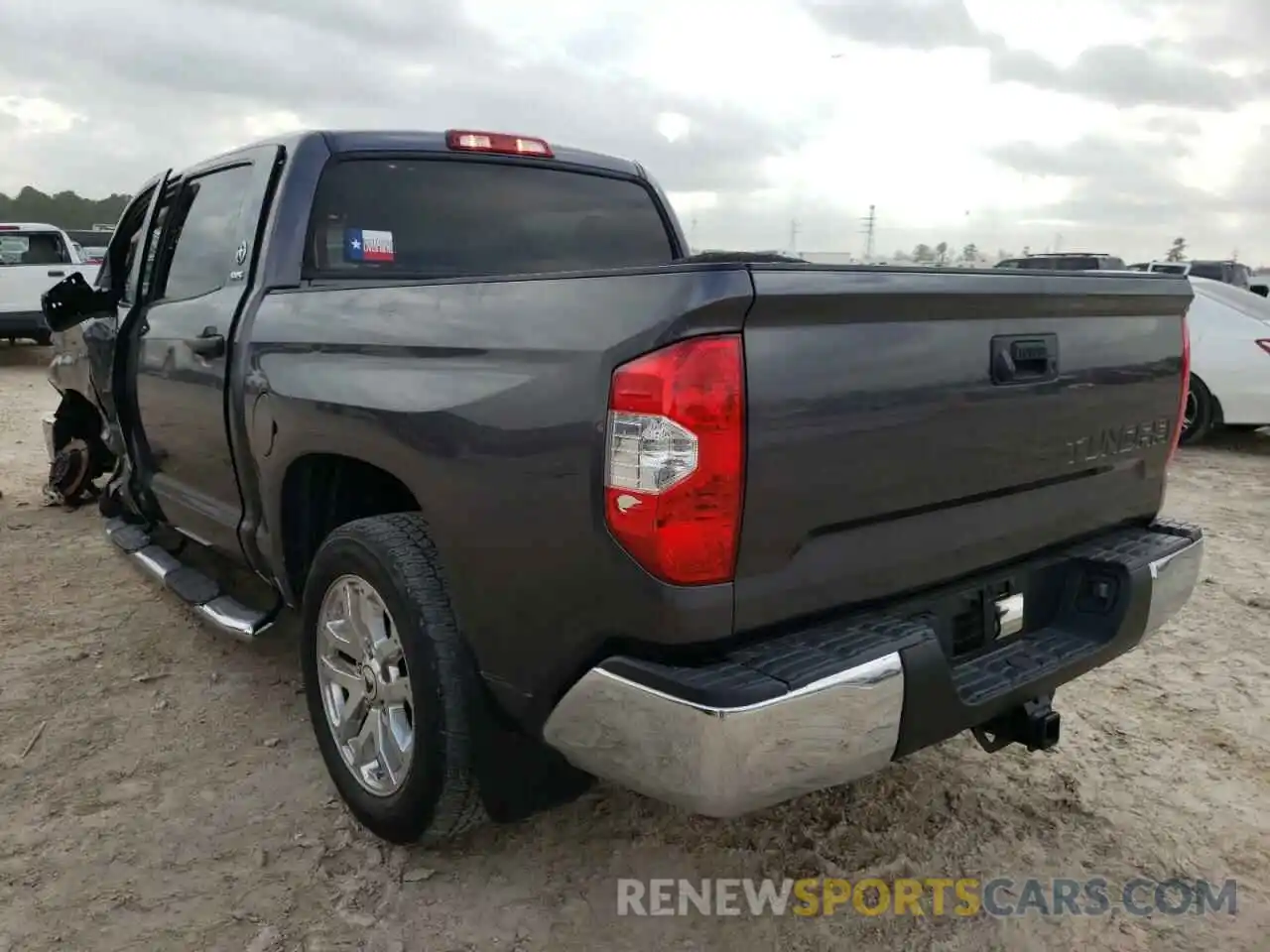 3 Photograph of a damaged car 5TFEM5F10KX142074 TOYOTA TUNDRA 2019