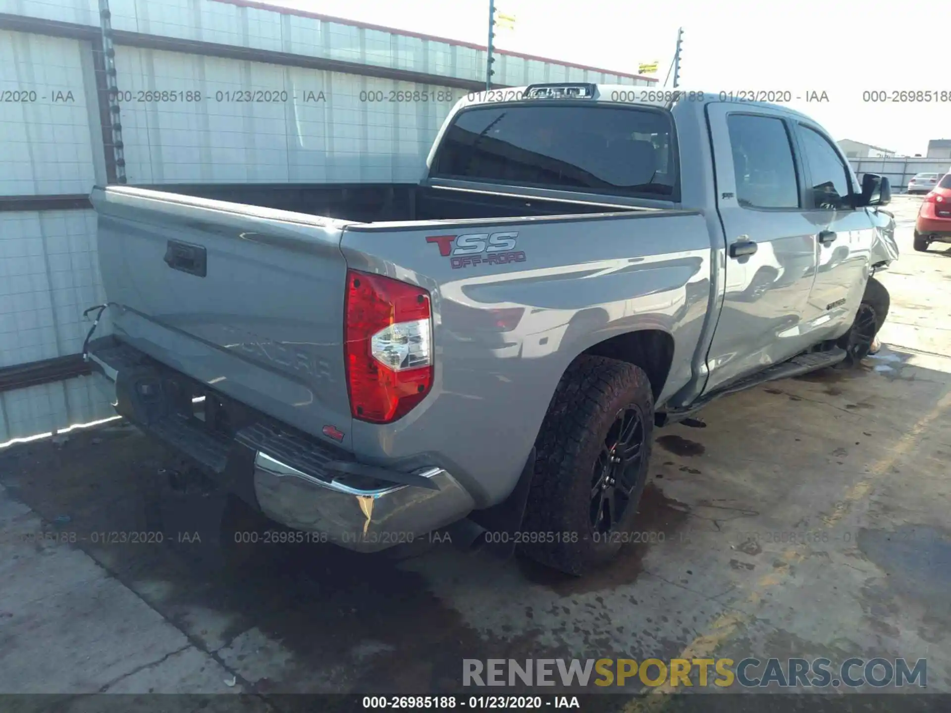 4 Фотография поврежденного автомобиля 5TFEM5F10KX142575 TOYOTA TUNDRA 2019