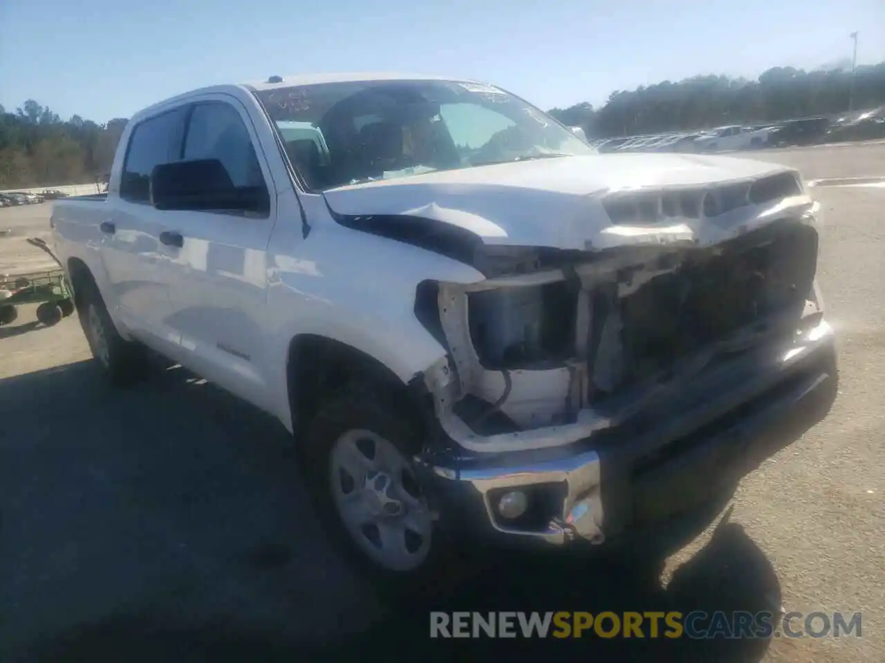 1 Photograph of a damaged car 5TFEM5F11KX135537 TOYOTA TUNDRA 2019