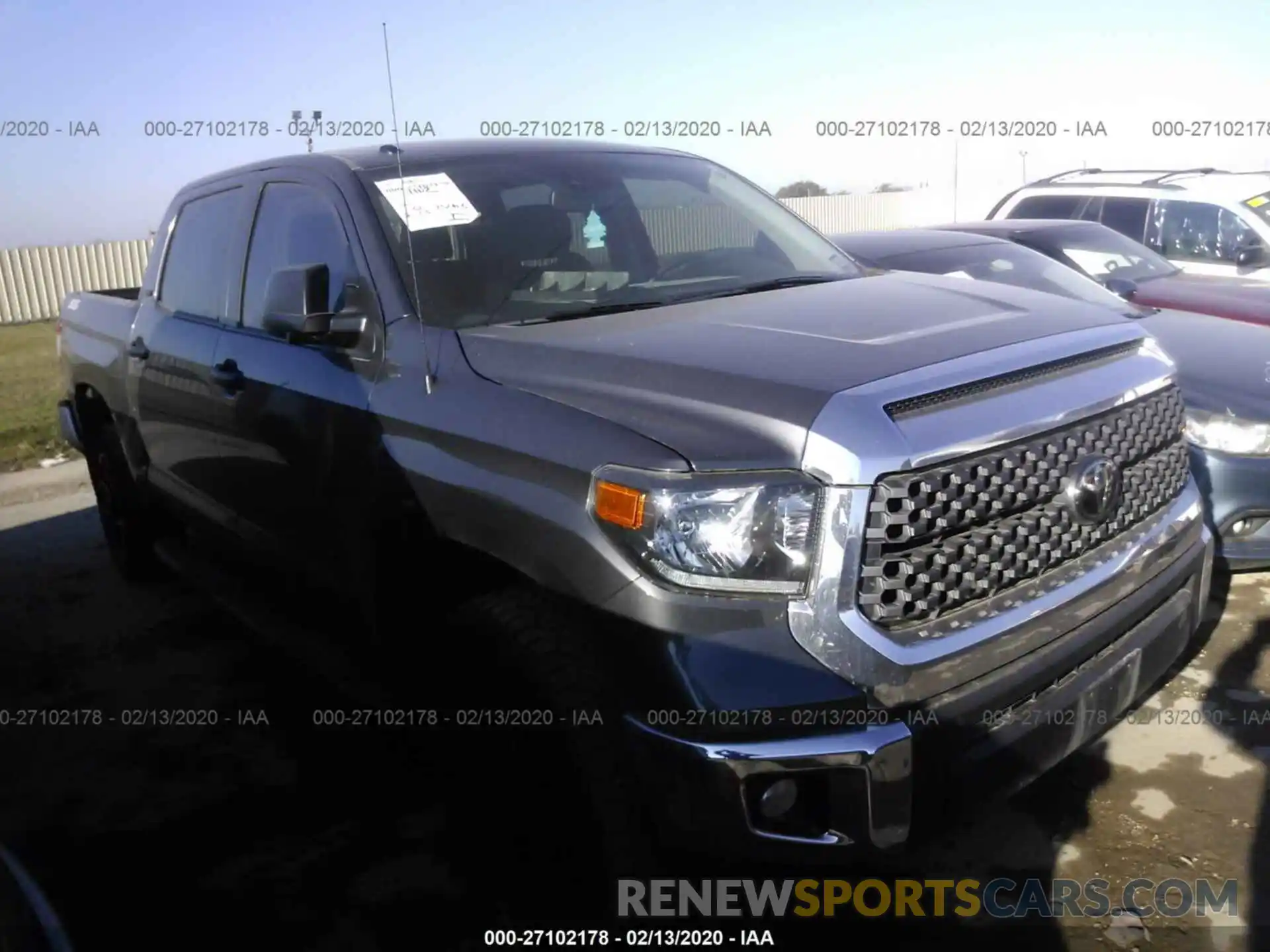 1 Photograph of a damaged car 5TFEM5F11KX142181 TOYOTA TUNDRA 2019