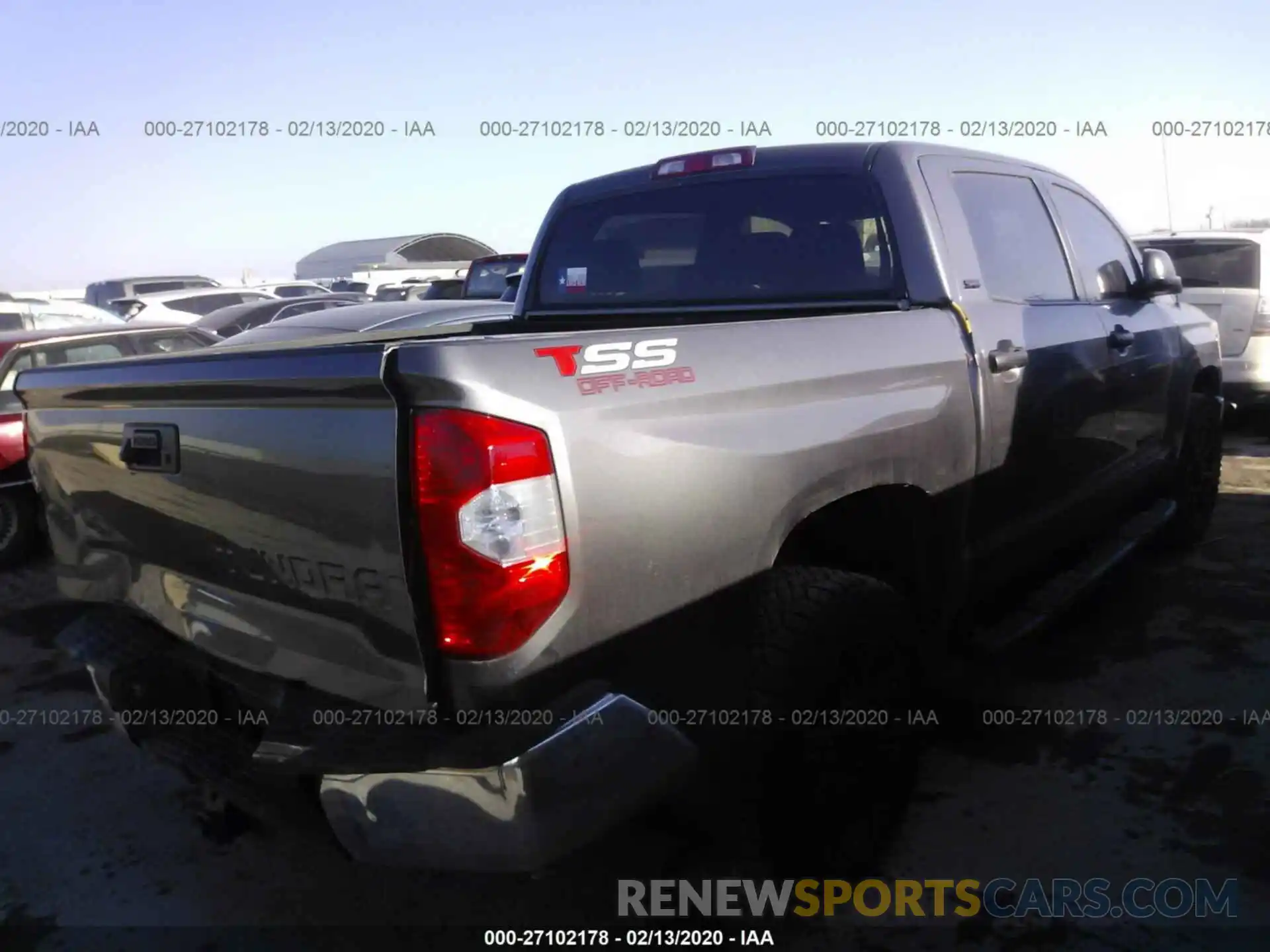 4 Photograph of a damaged car 5TFEM5F11KX142181 TOYOTA TUNDRA 2019