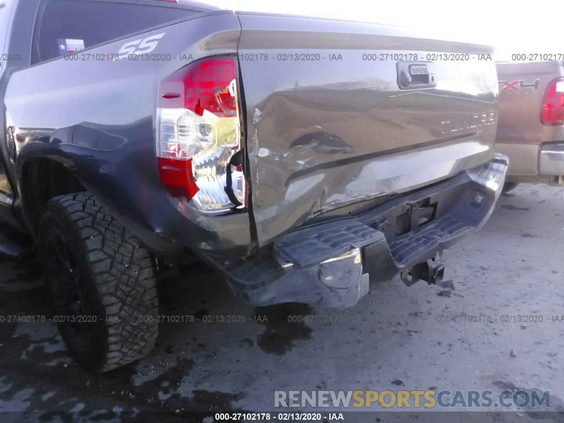 6 Photograph of a damaged car 5TFEM5F11KX142181 TOYOTA TUNDRA 2019