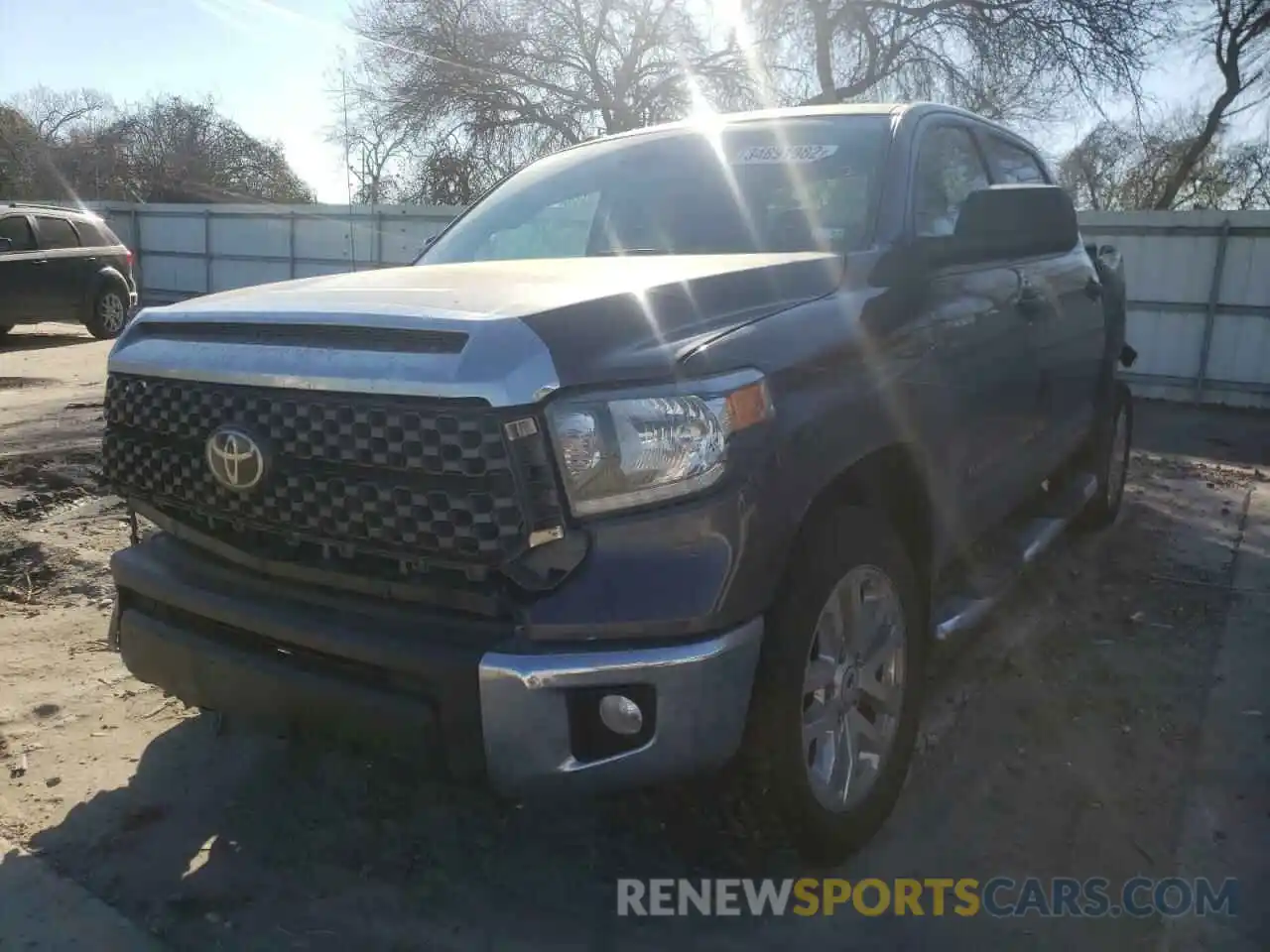 2 Photograph of a damaged car 5TFEM5F12KX135157 TOYOTA TUNDRA 2019